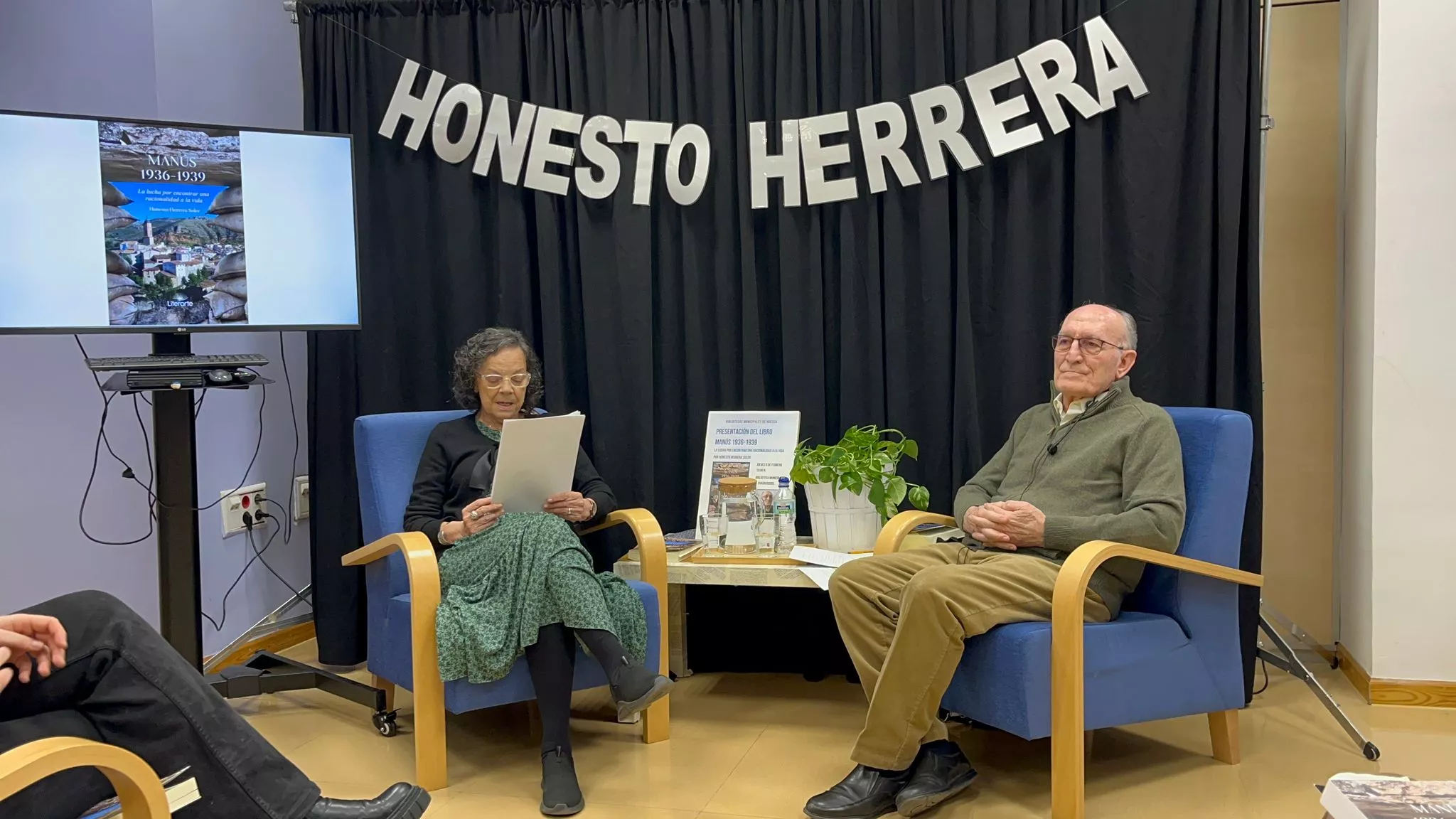 Presentación de Manús, de Honesto Herrera, en la Biblioteca Durán Gudiol