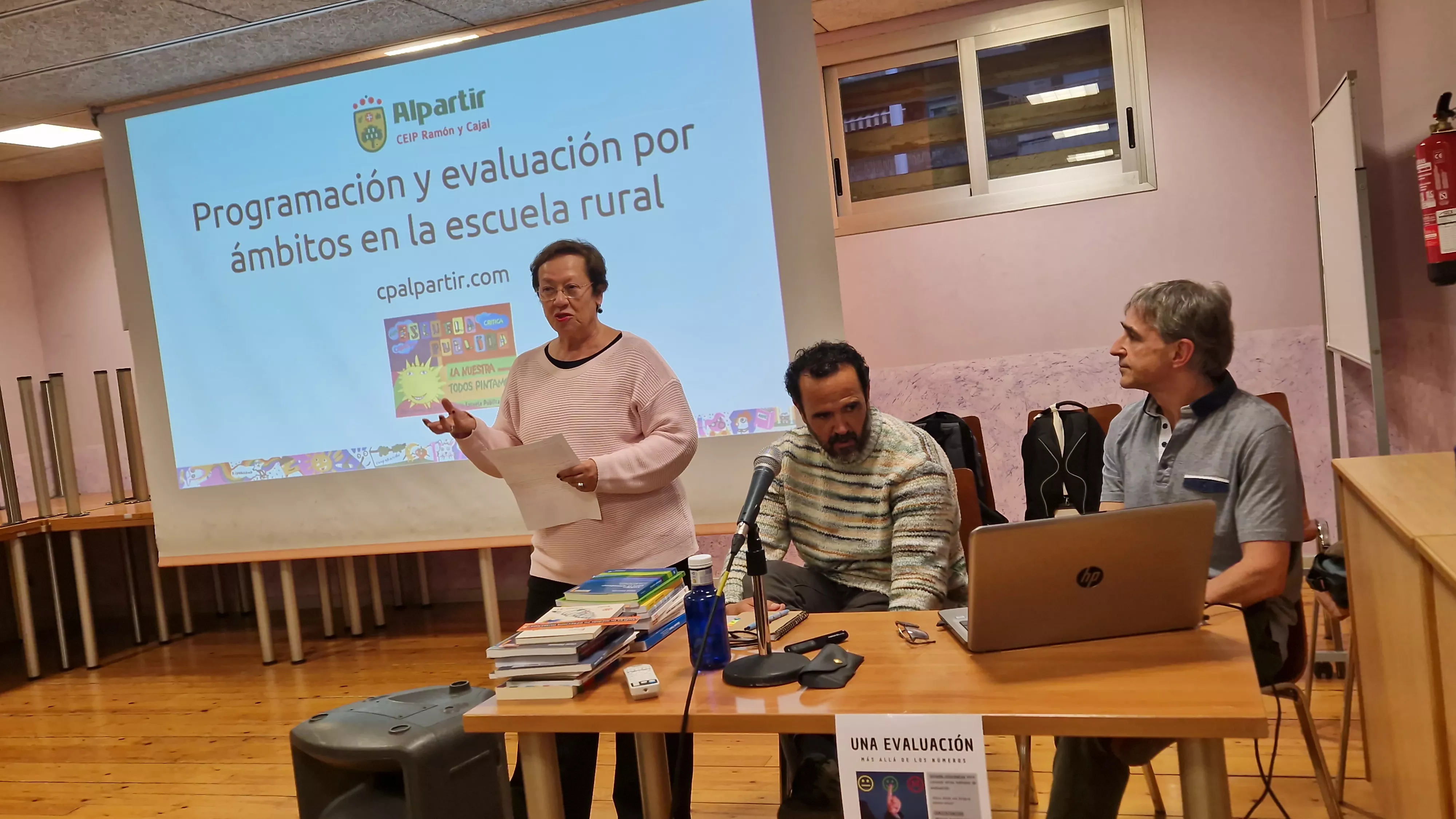 Martín Pinos y Juan Antonio Rodríguez Bueno han abordado diversos aspectos de la evaluación educativa