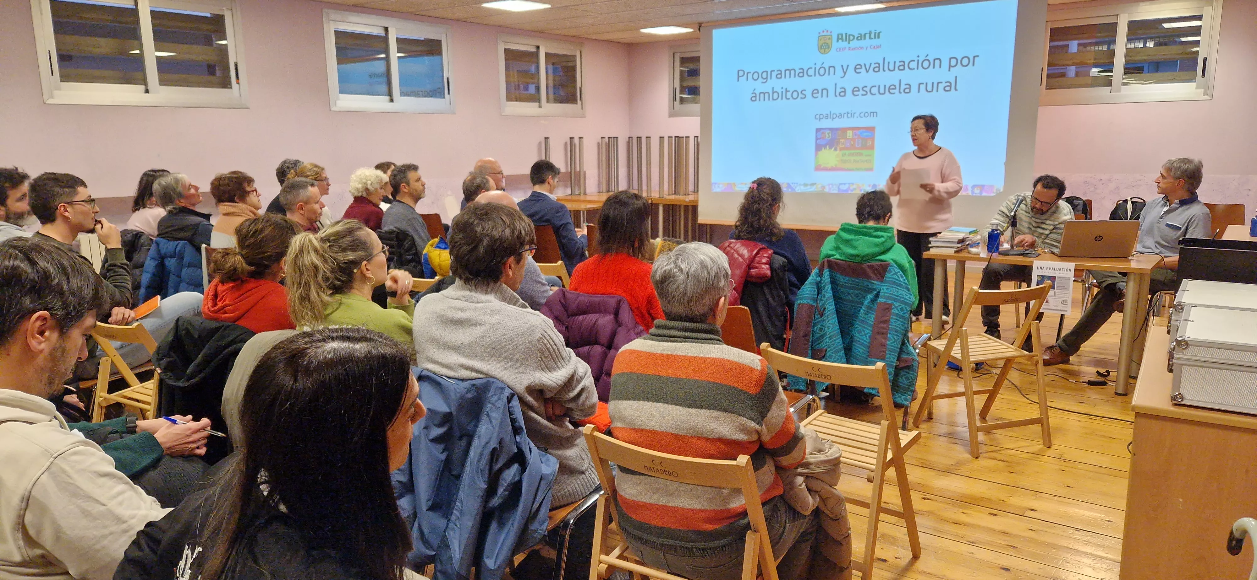 Martín Pinos y Juan Antonio Rodríguez Bueno han abordado diversos aspectos de la evaluación educativa