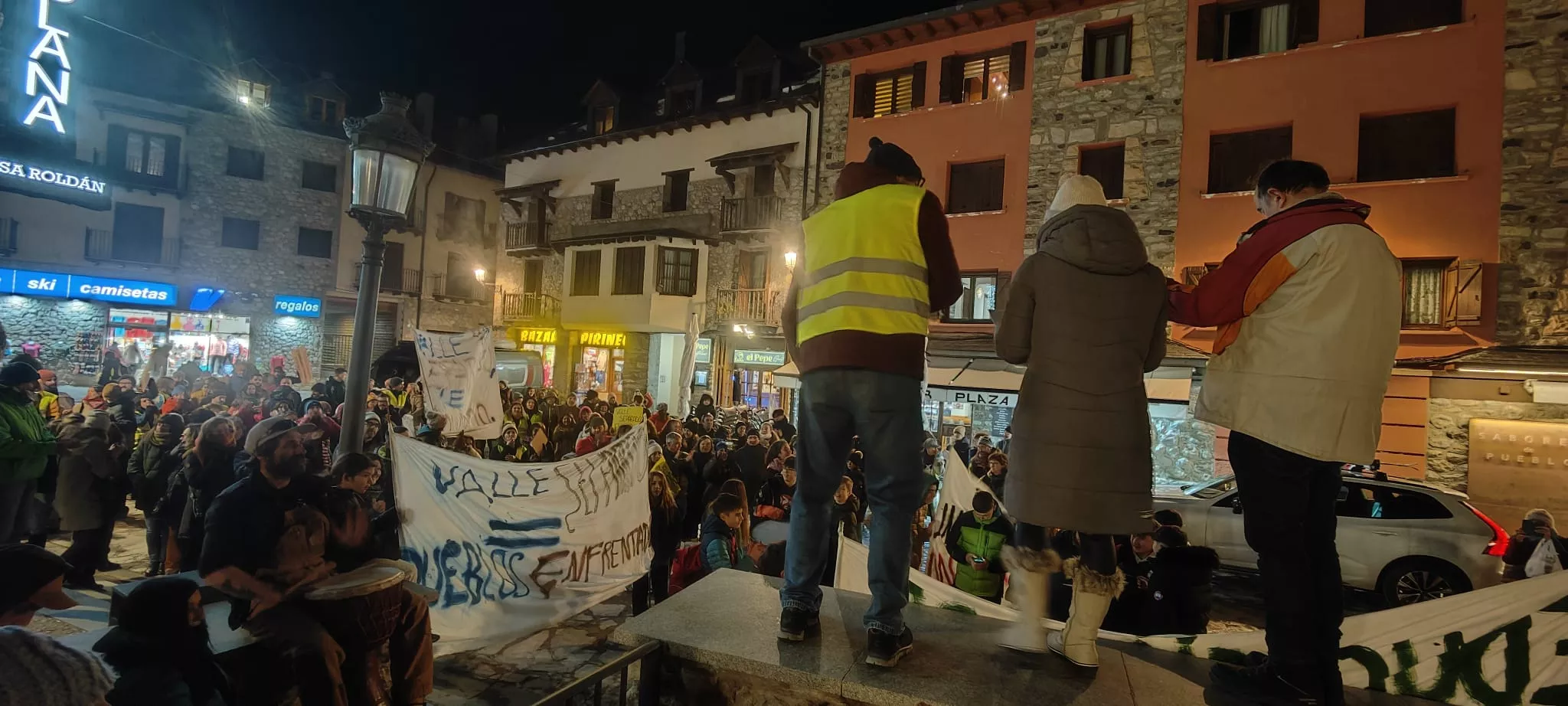 Nueva concentración en Benasque contra una nueva sección delegada del instituto.