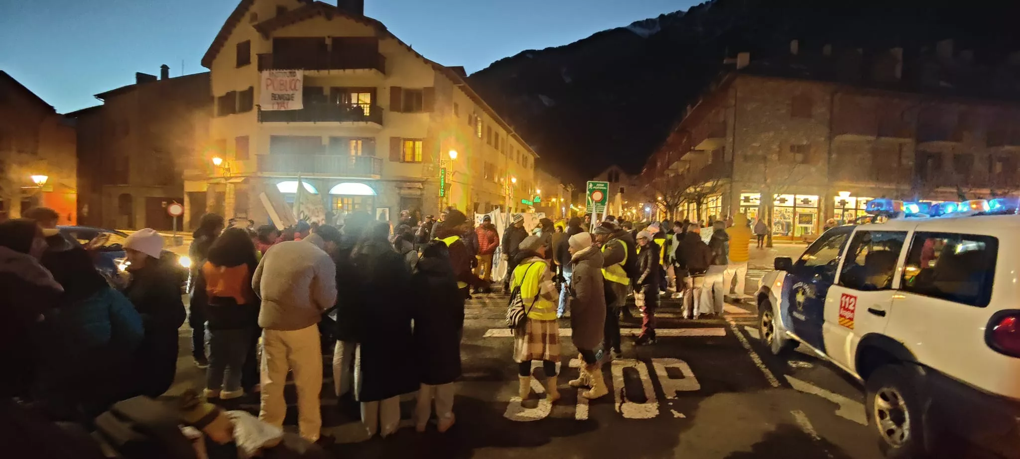 Nueva concentración en Benasque contra una nueva sección delegada del instituto.