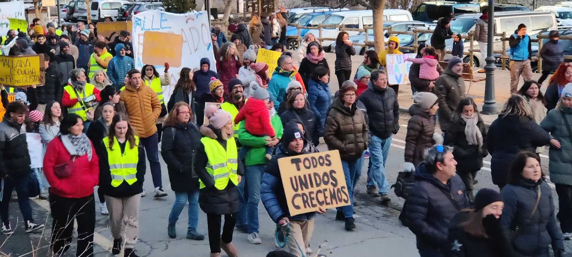 Nueva concentración en Benasque contra una nueva sección delegada del instituto.