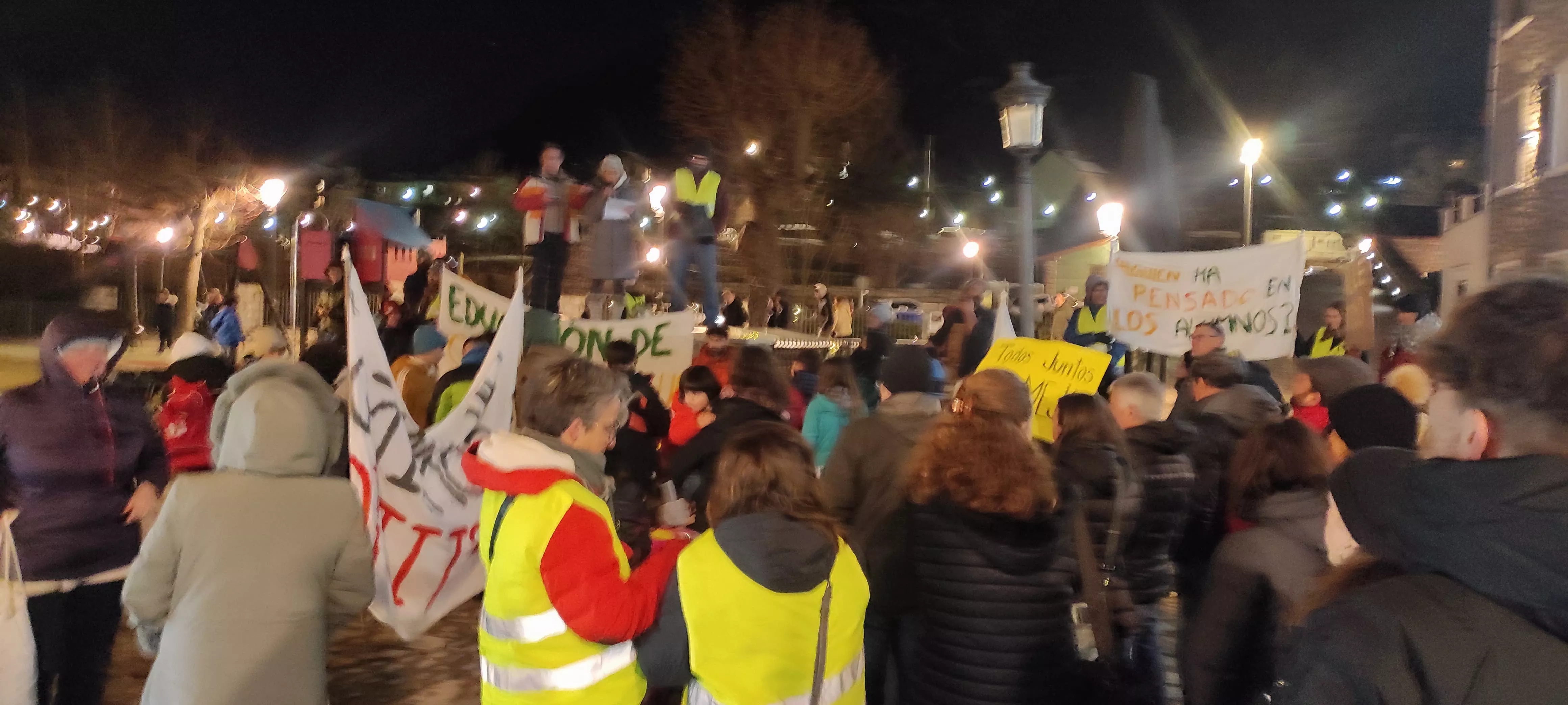 Nueva concentración en Benasque contra una nueva sección delegada del instituto.