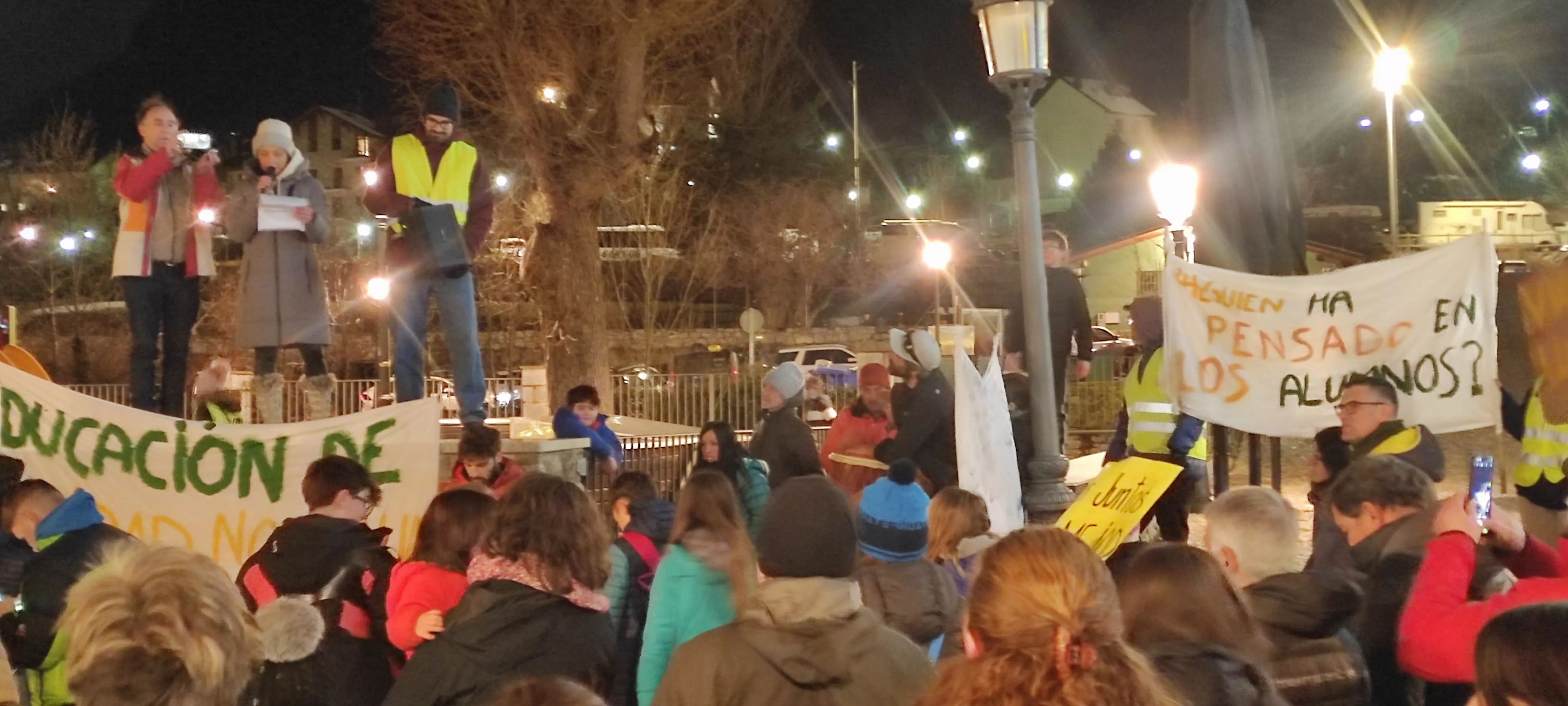 Nueva concentración en Benasque contra una nueva sección delegada del instituto.