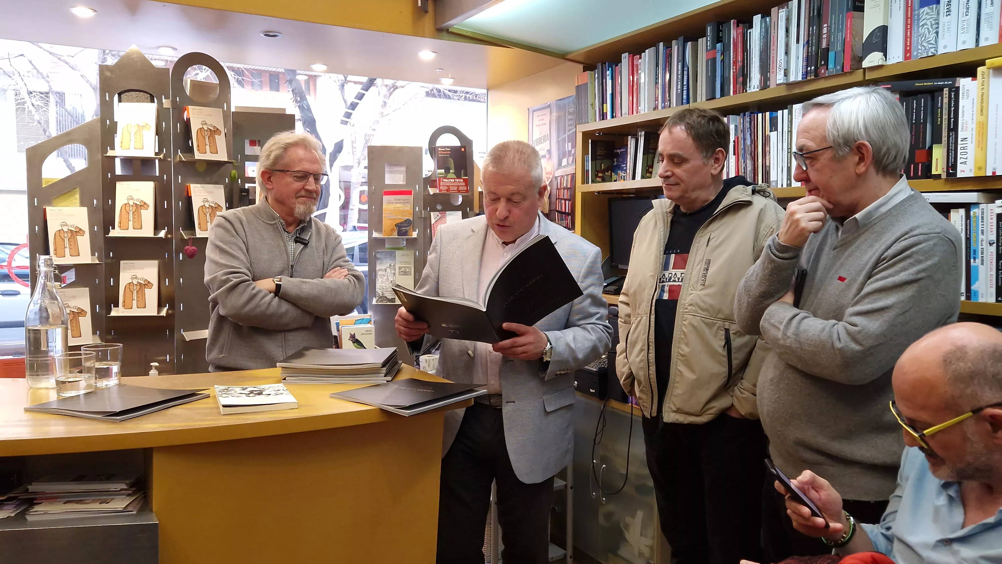 Presentación del libro Fuellas d' Abisinia de Chusé Inazio Nabarro. Foto Myriam Martínez