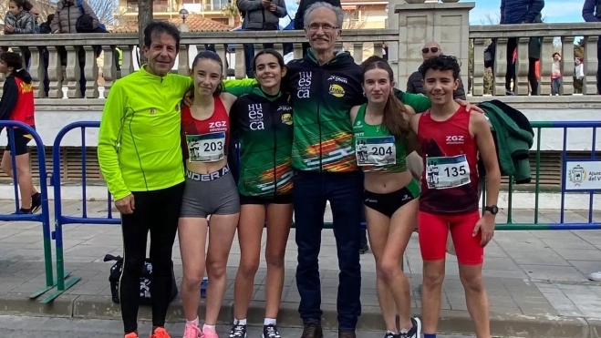 Grupo de Ruata en El Vendrell, con Greta Jarne y Verónica Vidal. Grupo de Ruata en El Vendrell, con Greta Jarne y Verónica Vidal.