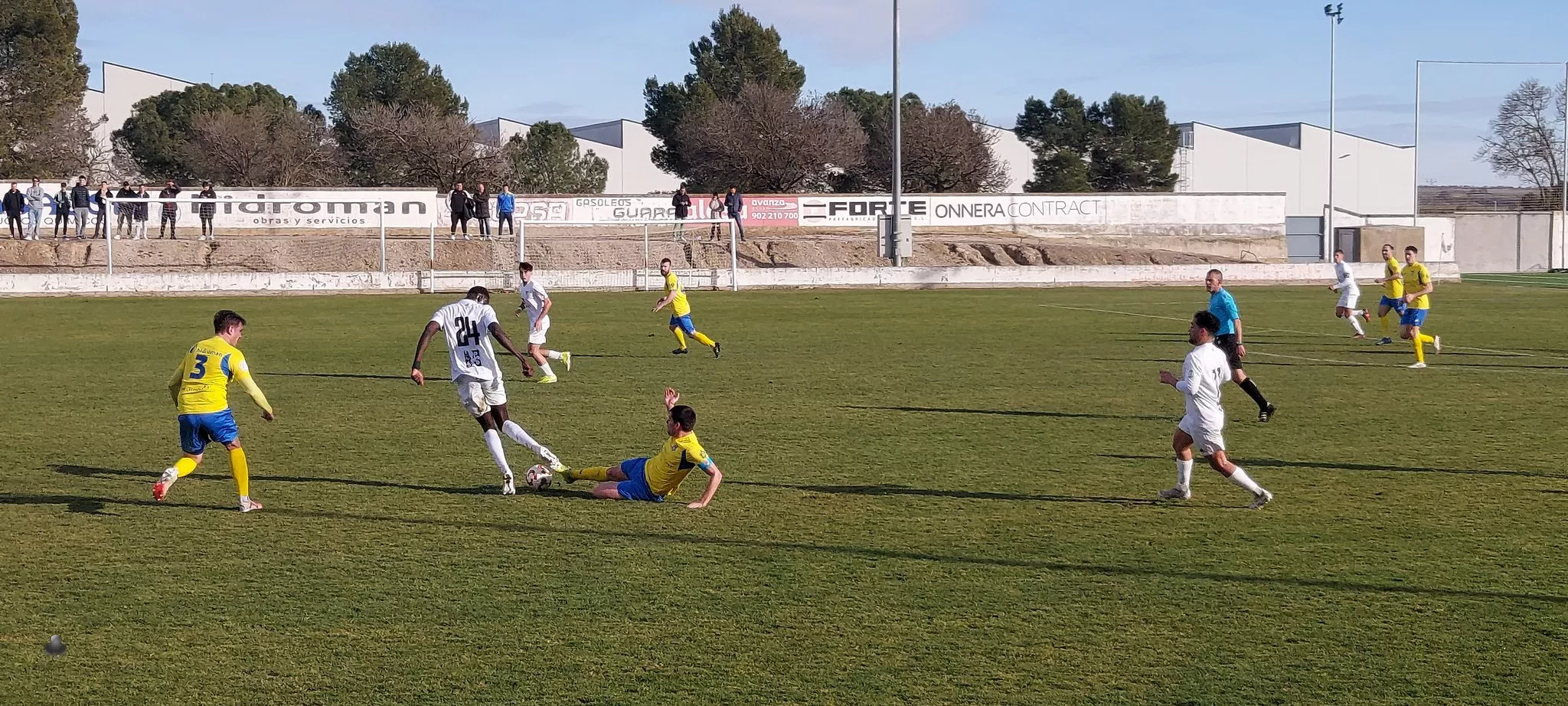 El Almudévar paga su falta de puntería ante el Andorra (1-1)