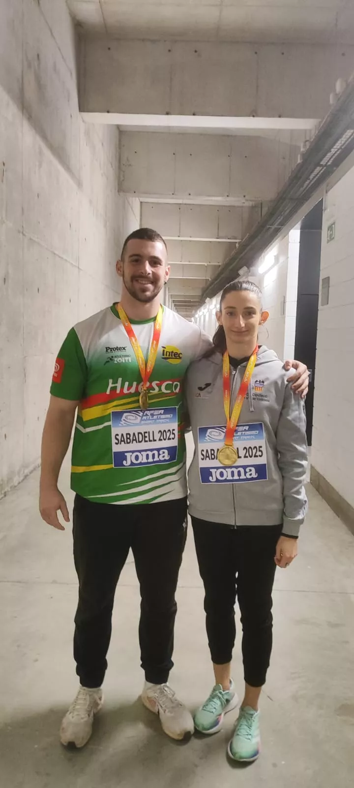 Elena Guiu y Javi Cruz, las sonrisas de oro en Sabadell.