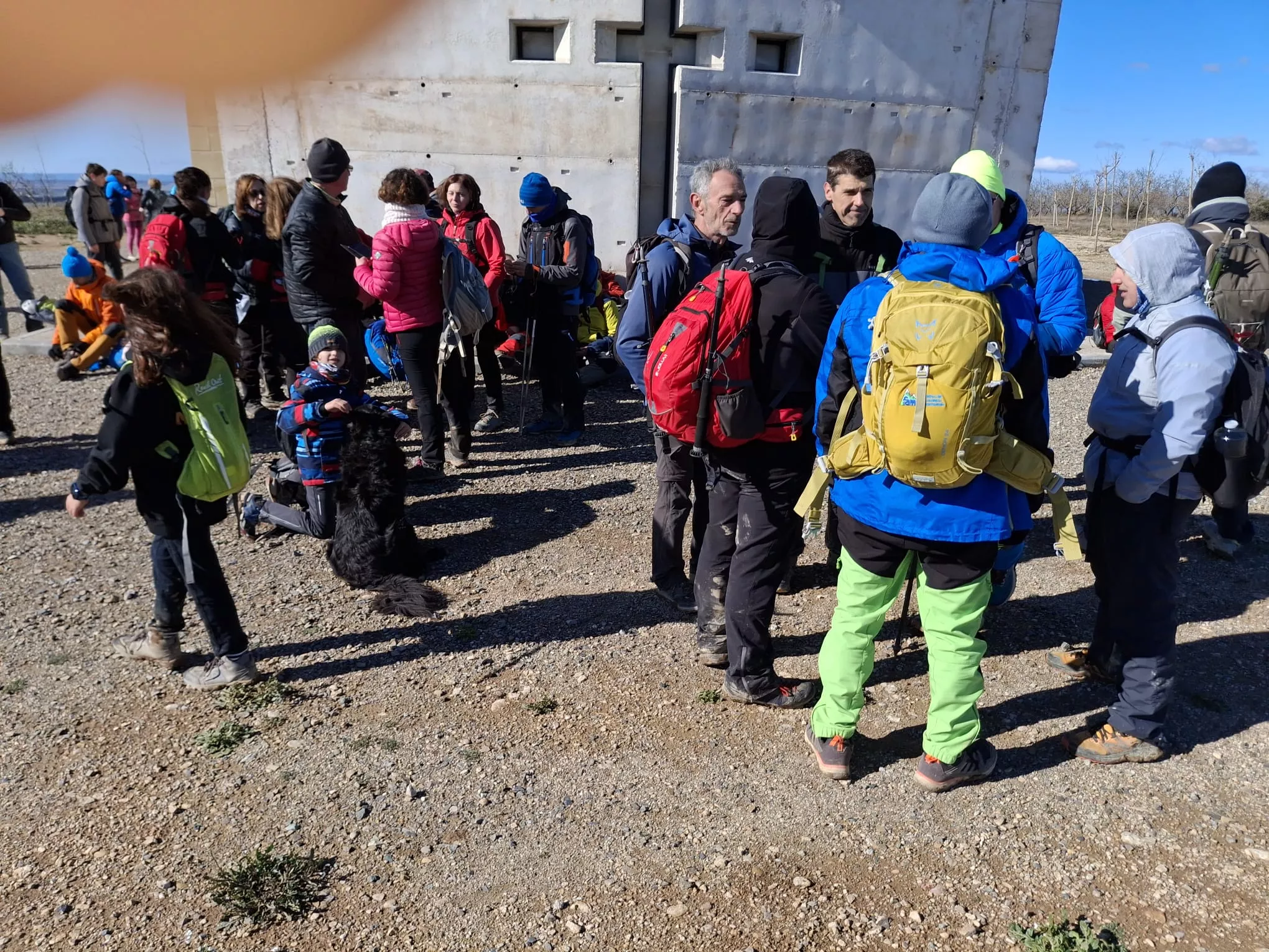 Peregrinos del cuarto entreno para la Javierada con 35 kilómetros bajo la aspiración de la Paciencia. Foto Felipe Munuera