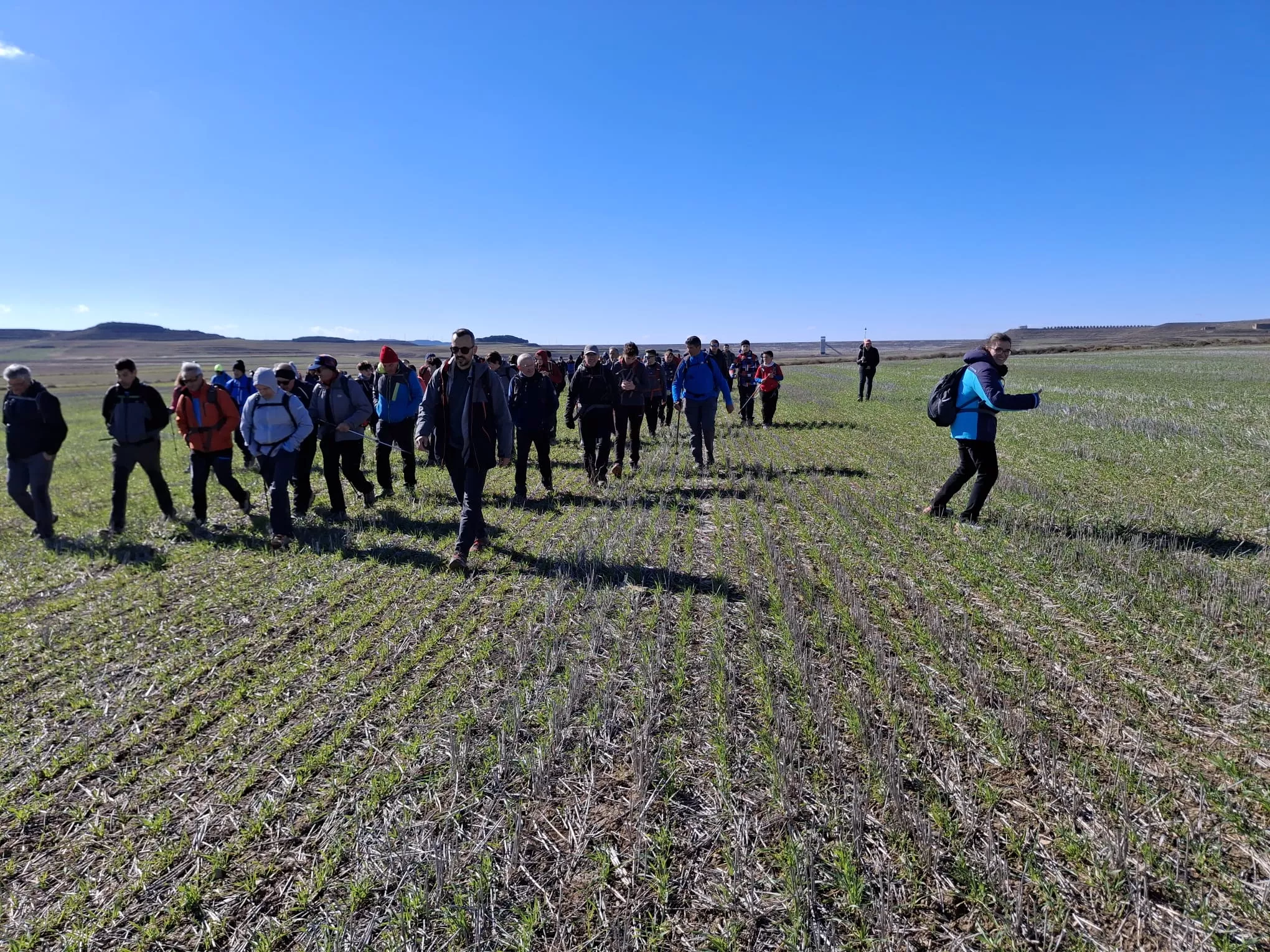 Peregrinos del cuarto entreno para la Javierada con 35 kilómetros bajo la aspiración de la Paciencia. Foto Felipe Munuera