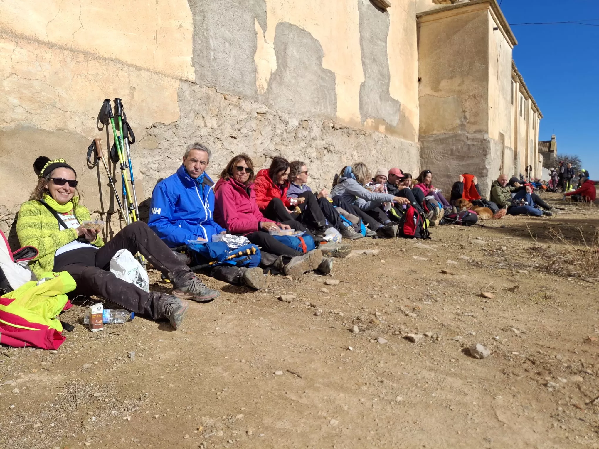 Peregrinos del cuarto entreno para la Javierada con 35 kilómetros bajo la aspiración de la Paciencia. Foto Felipe Munuera