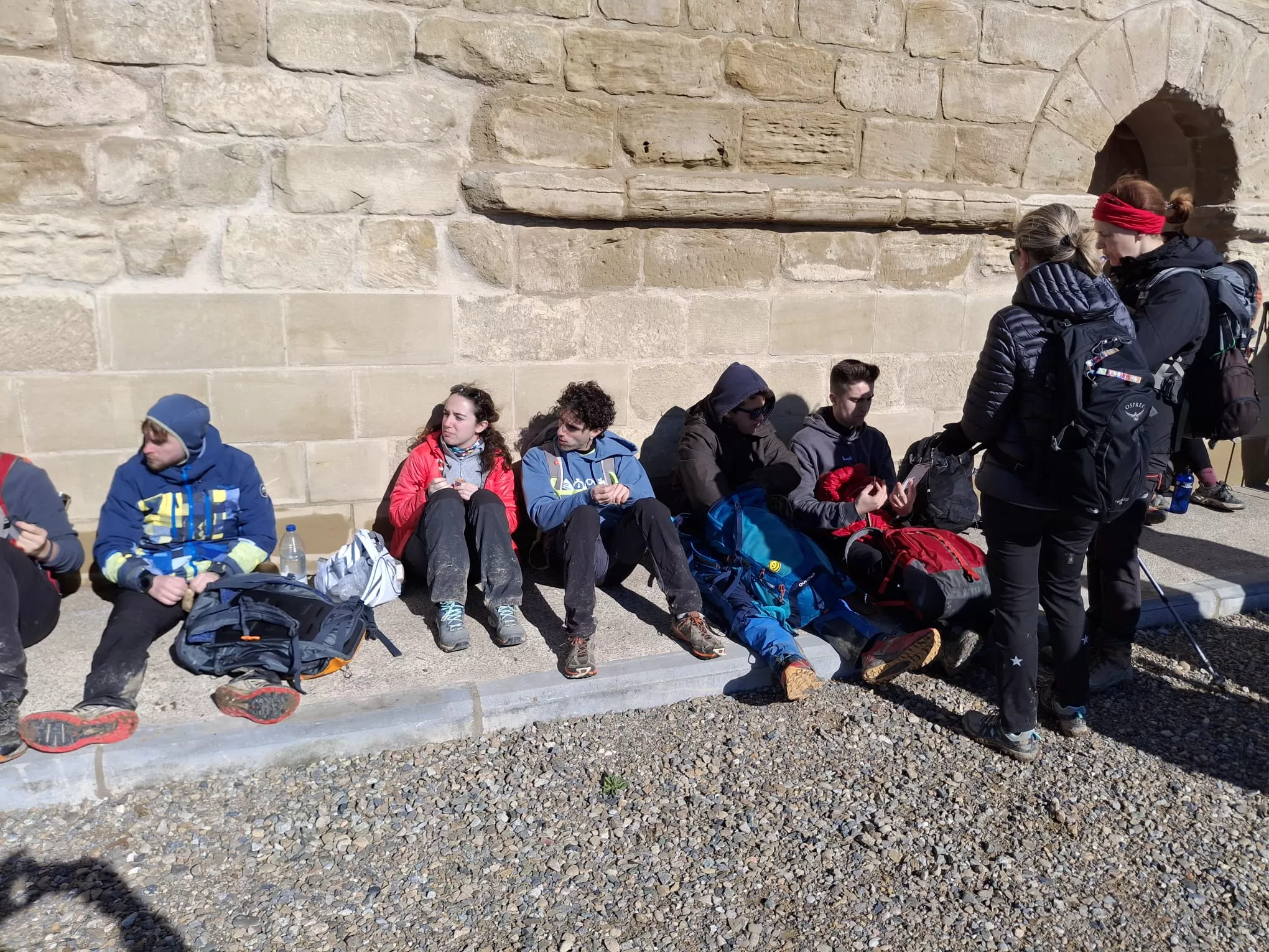 Peregrinos del cuarto entreno para la Javierada con 35 kilómetros bajo la aspiración de la Paciencia. Foto Felipe Munuera