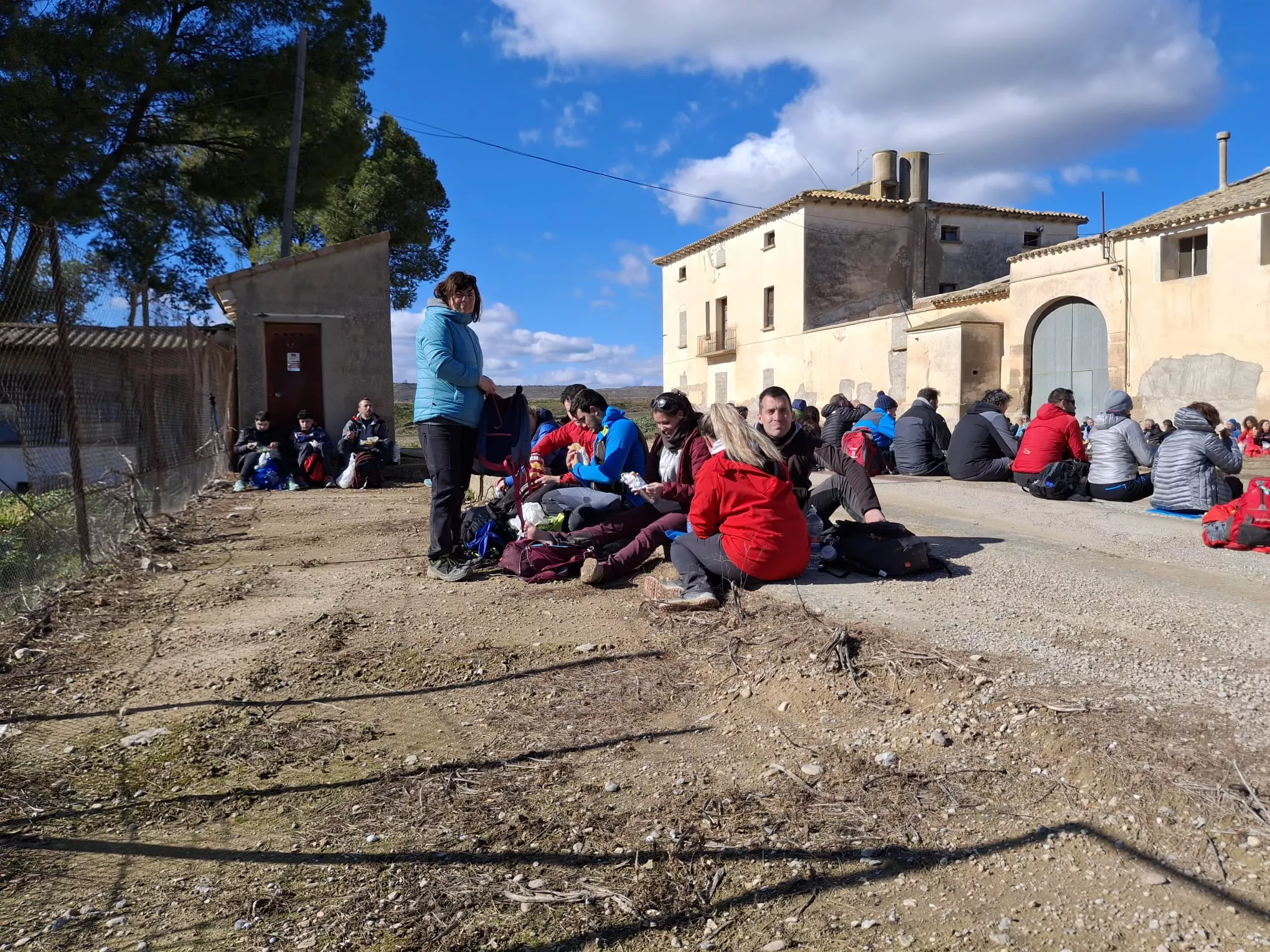 Peregrinos del cuarto entreno para la Javierada con 35 kilómetros bajo la aspiración de la Paciencia. Foto Felipe Munuera