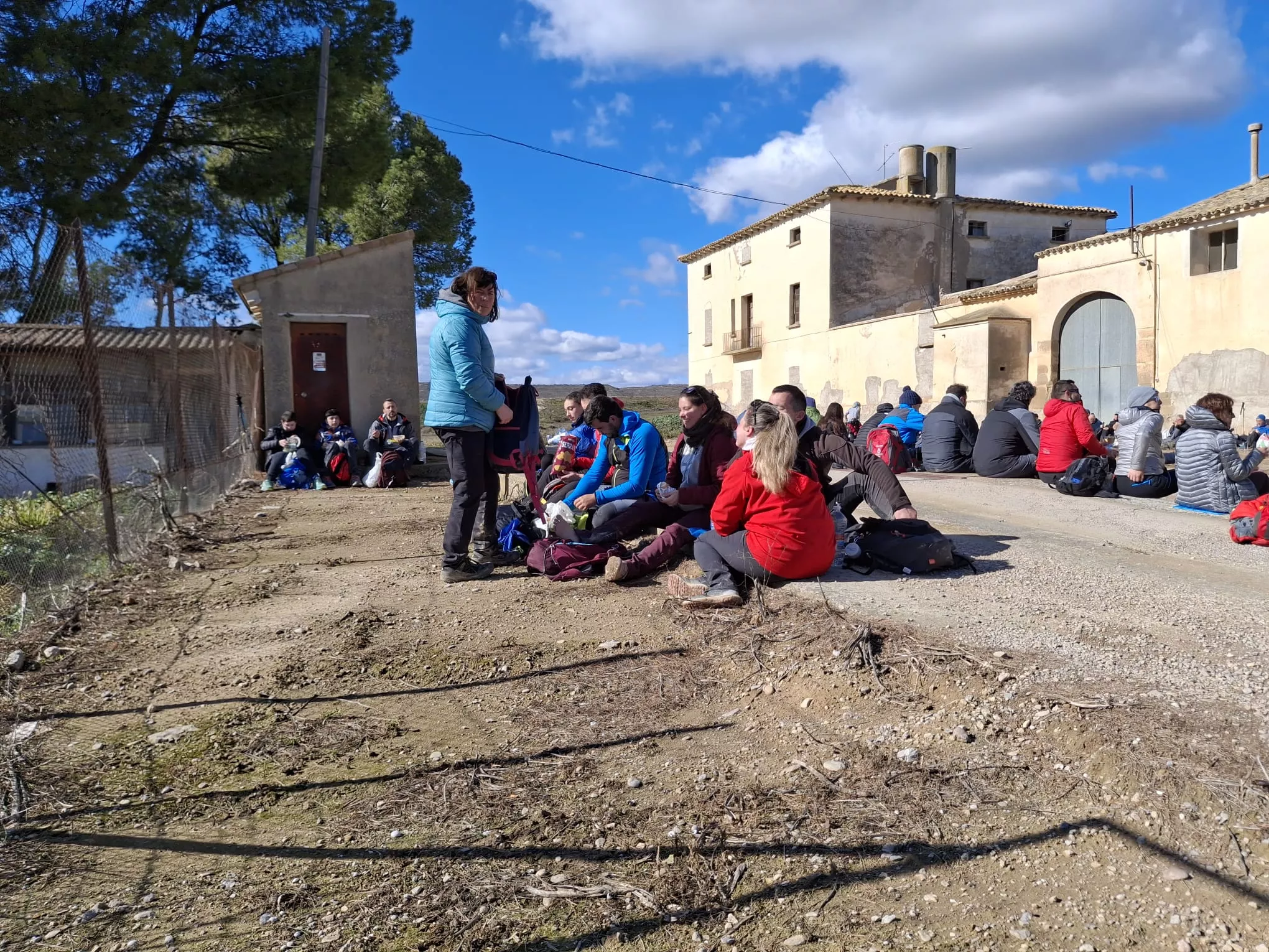 Peregrinos del cuarto entreno para la Javierada con 35 kilómetros bajo la aspiración de la Paciencia. Foto Felipe Munuera