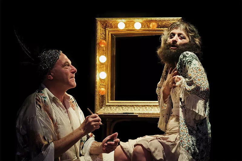 vuelven-huesca-jueves-escena y comienzan con El mono habitado y la obra ¡Guapa!