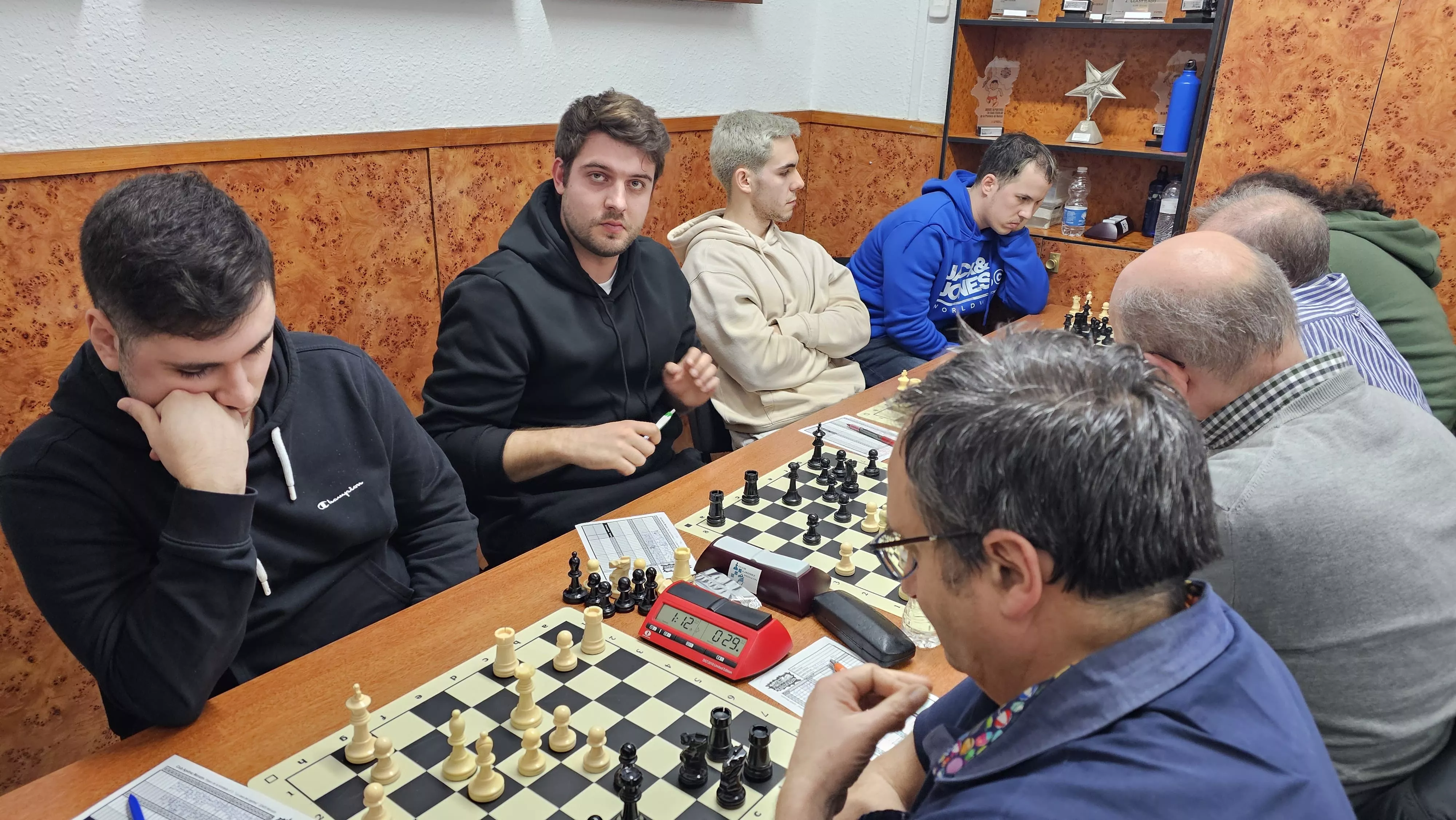 El CA Monzón lidera el Grupo 1 de Preferente.