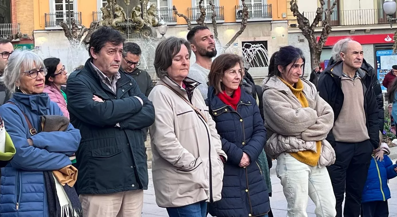 Concentración en Huesca contra el exceso de burocracia en la educación. Foto Mercedes Manterola