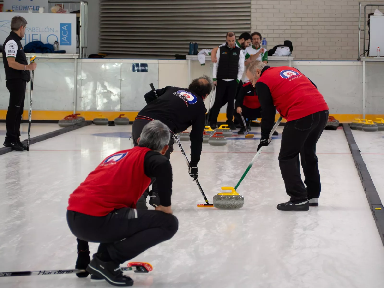 El curling, protagonista en Jaca.