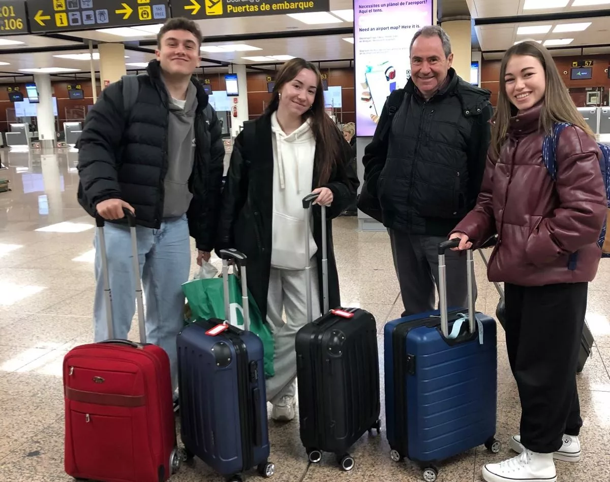 Viaje de Lori Clemen, Vicky Navarro y Espacio Danza, en su camino a Eurovisión.
