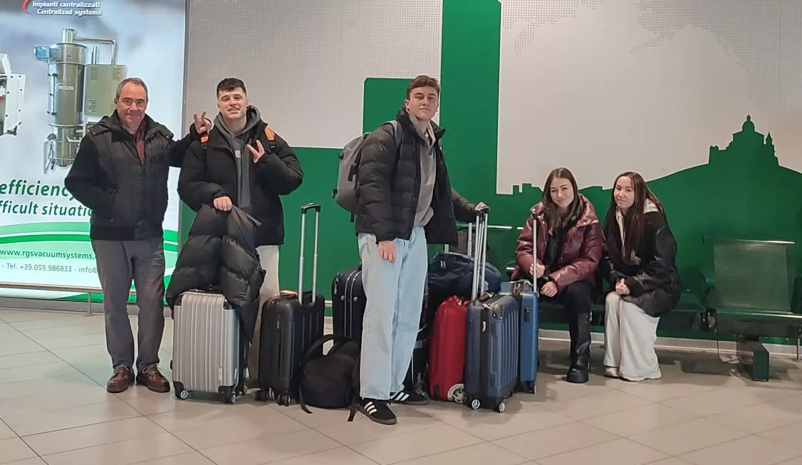 Viaje de Lori Clemen, Vicky Navarro y Espacio Danza, en su camino a Eurovisión.