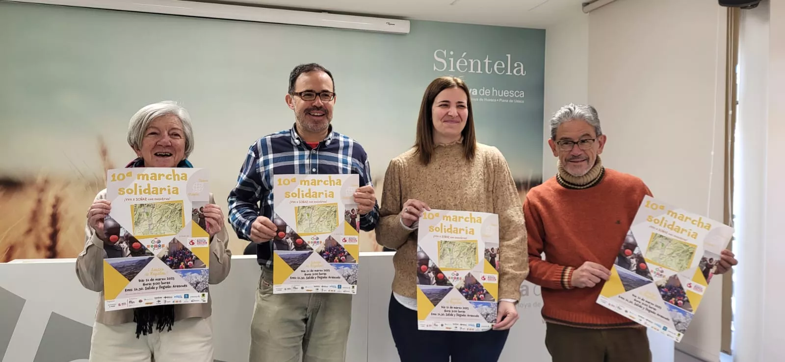 Maite Aznárez, Domingo Monaj, Mónica Soler y Antonio Rico en la presentación de la Marcha Solidaria Nueno-Etiopía.