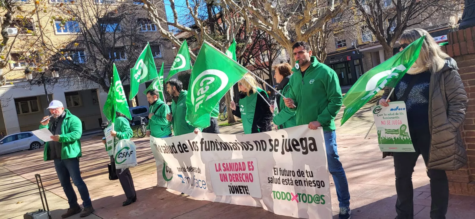 Concentración de Csif ante la Subdelegación del Gobierno en Huesca. Concentración de Csif ante la Subdelegación del Gobierno en Huesca.