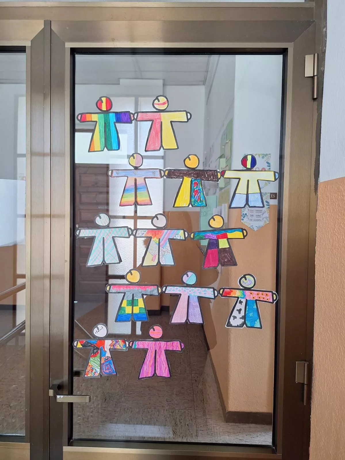 El Colegio Santos Samper se sensibiliza con motivo del Día del Cáncer Infantil.