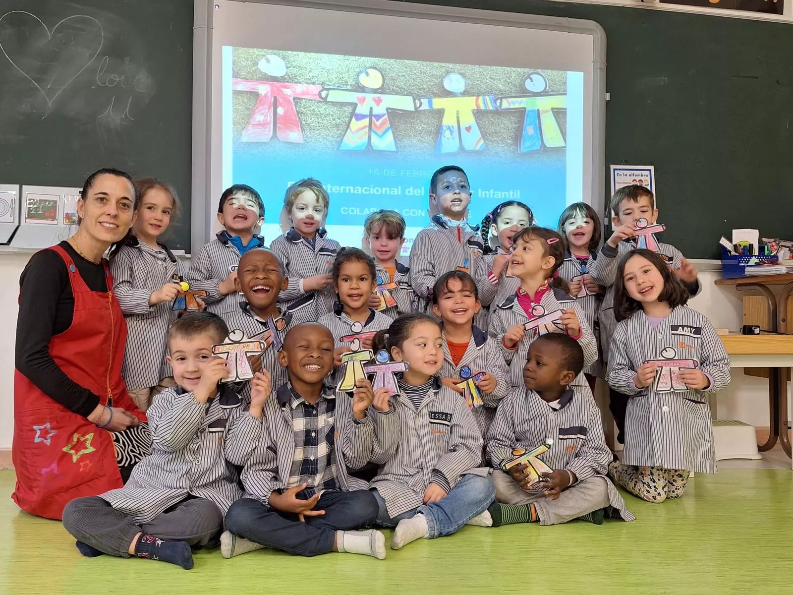 Actividades del Colegio Escolapios de Barbastro on motivo del Día del Cáncer Infantil.