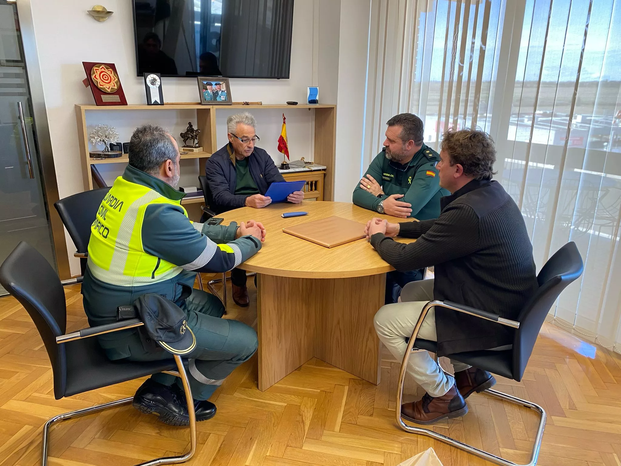 Entrega del Premio Sierra de Guara del Club Javieres a la Guardia Civil