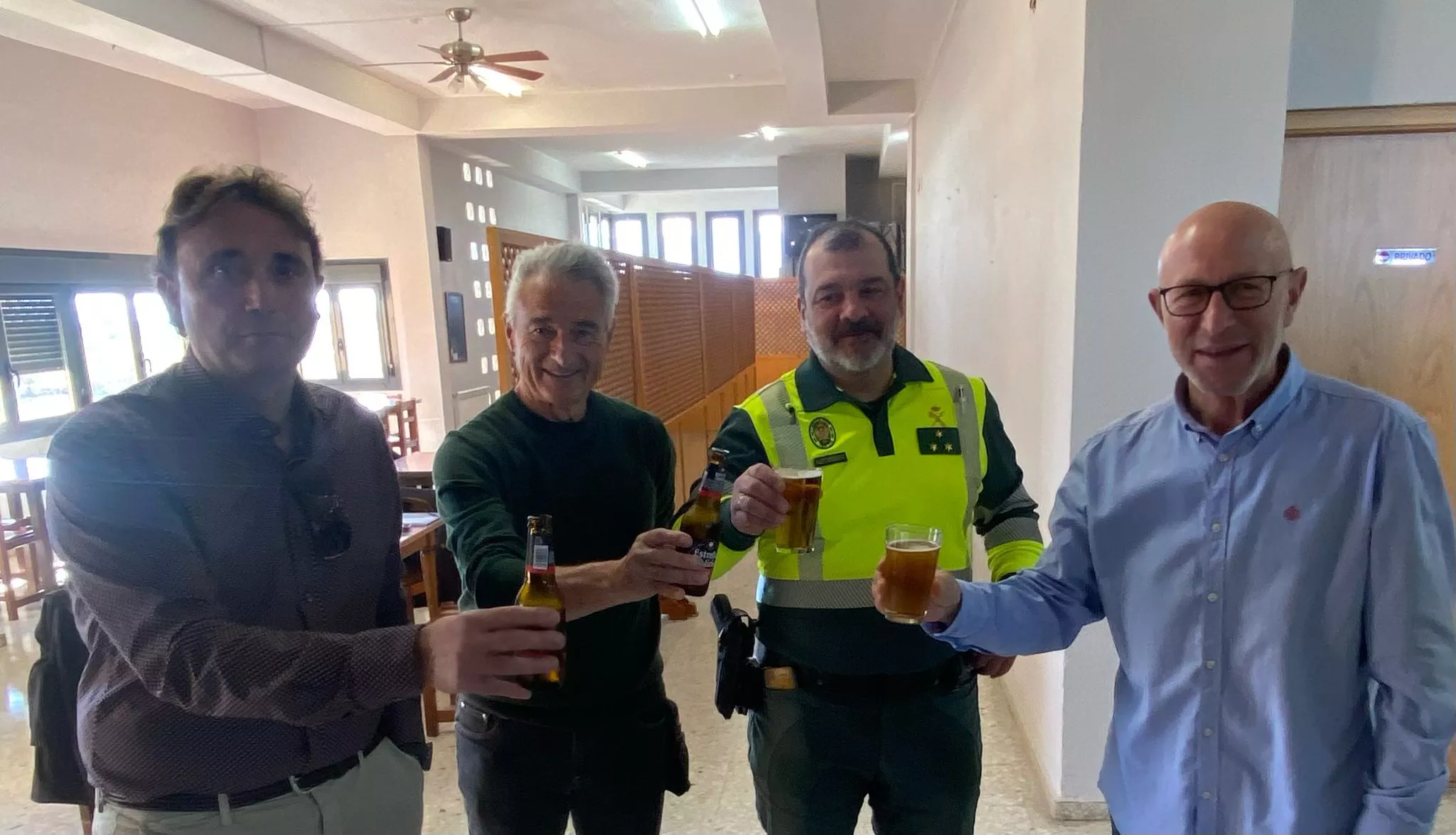 Entrega del Premio Sierra de Guara del Club Javieres a la Guardia Civil