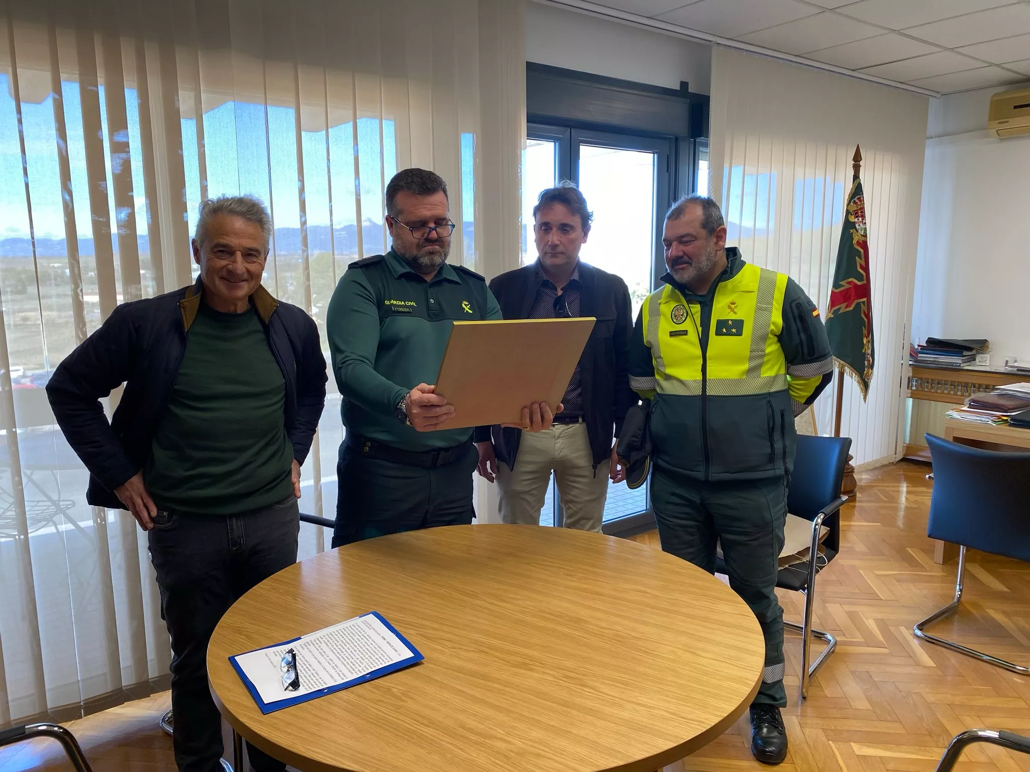 Entrega del Premio Sierra de Guara del Club Javieres a la Guardia Civil