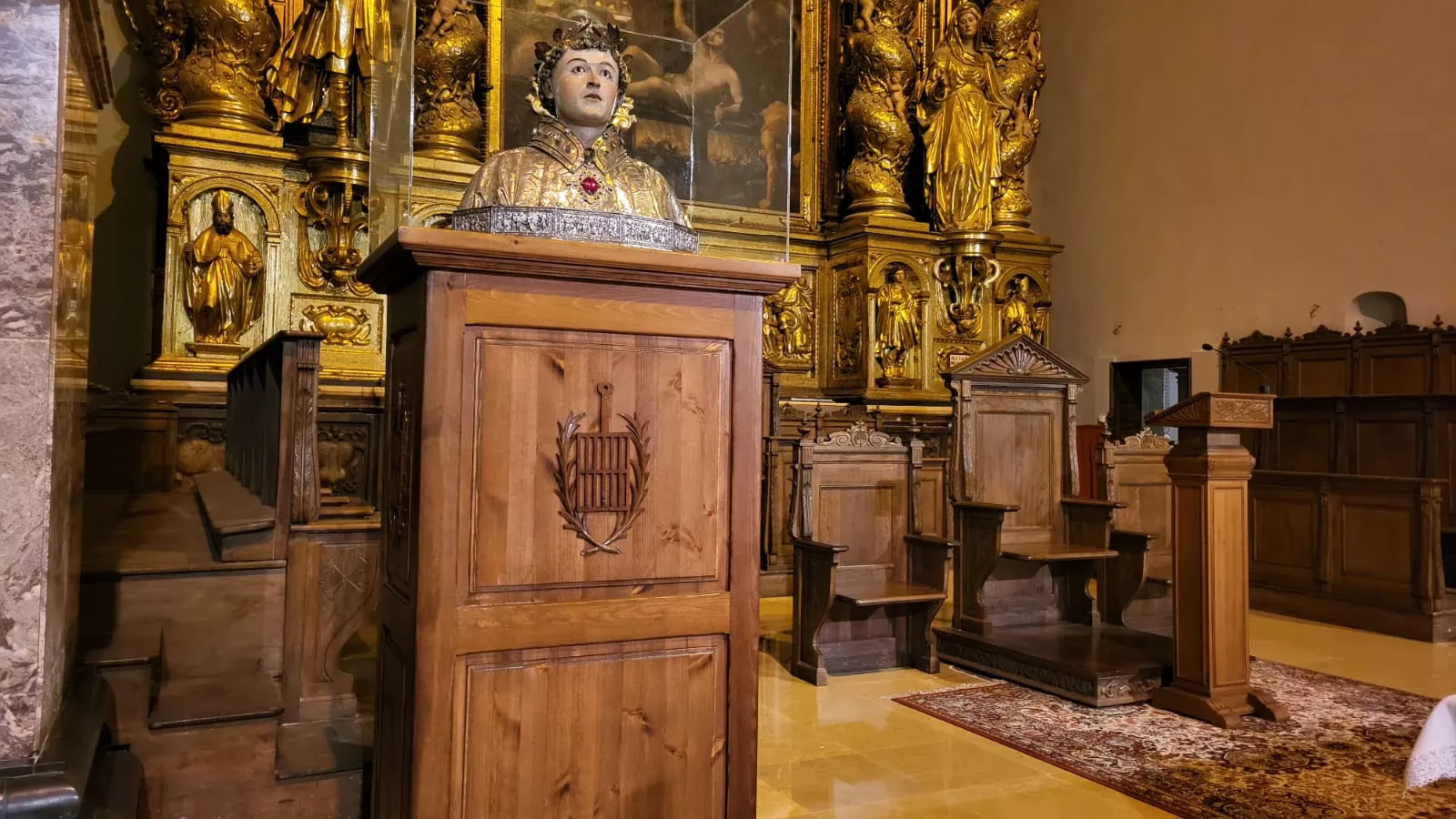 Colocación del Busto de San Lorenzo en el altar de la Basílica