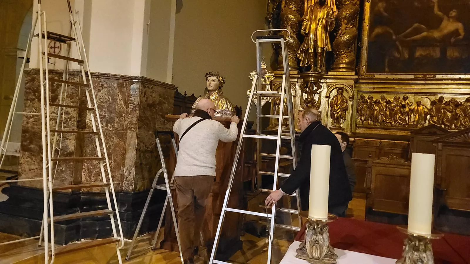 Colocación del Busto de San Lorenzo en el altar de la Basílica