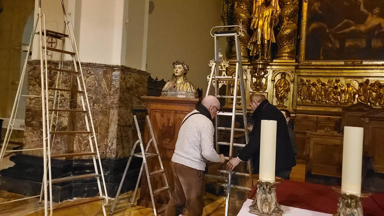 Colocación del Busto de San Lorenzo en el altar de la Basílica