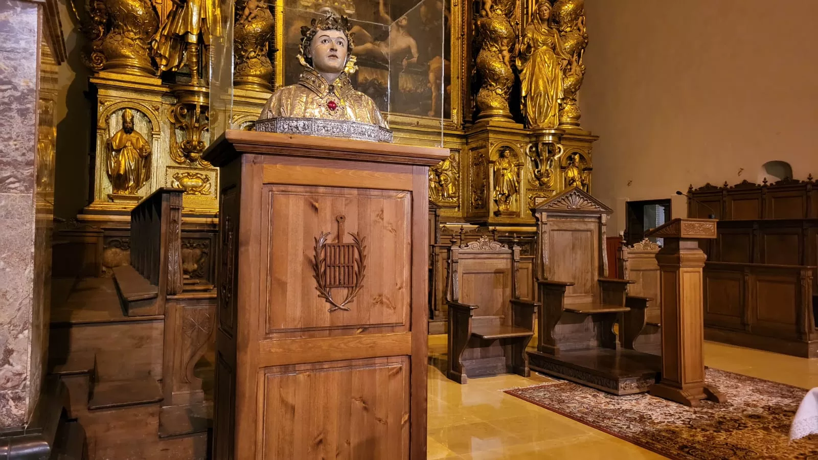 Colocación del Busto de San Lorenzo en el altar de la Basílica
