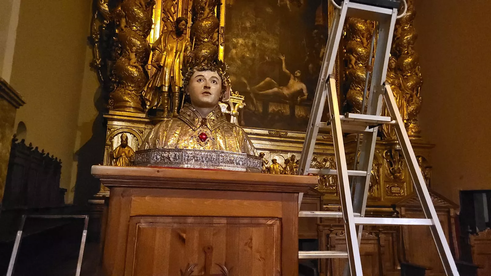 Colocación del Busto de San Lorenzo en el altar de la Basílica
