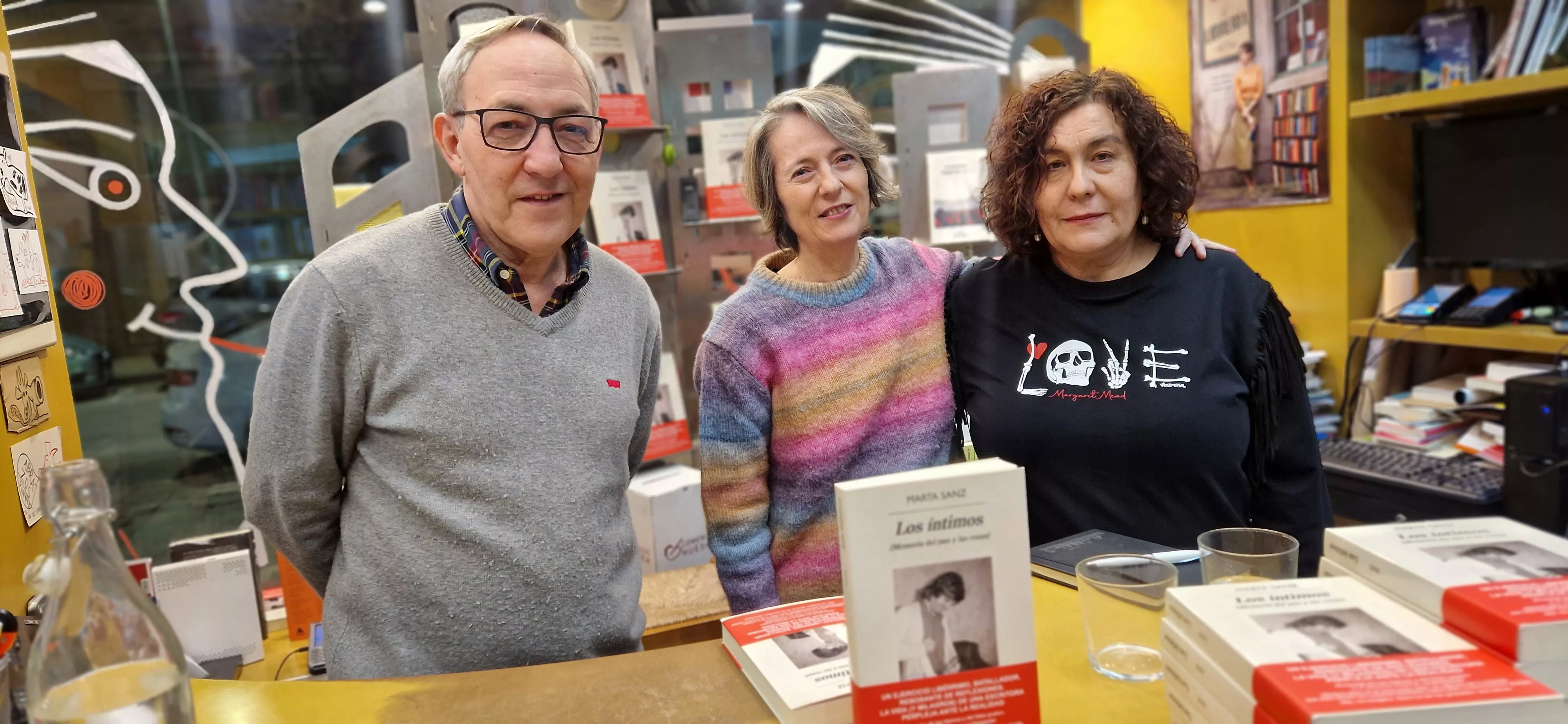 Chema Aniés, Marta Sanz y Chon Allué, en la presentación de Los íntimos. Foto Myriam Martínez