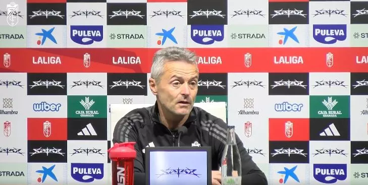 Fran Escribá, en la rueda de prensa previa al partido con el Huesca.