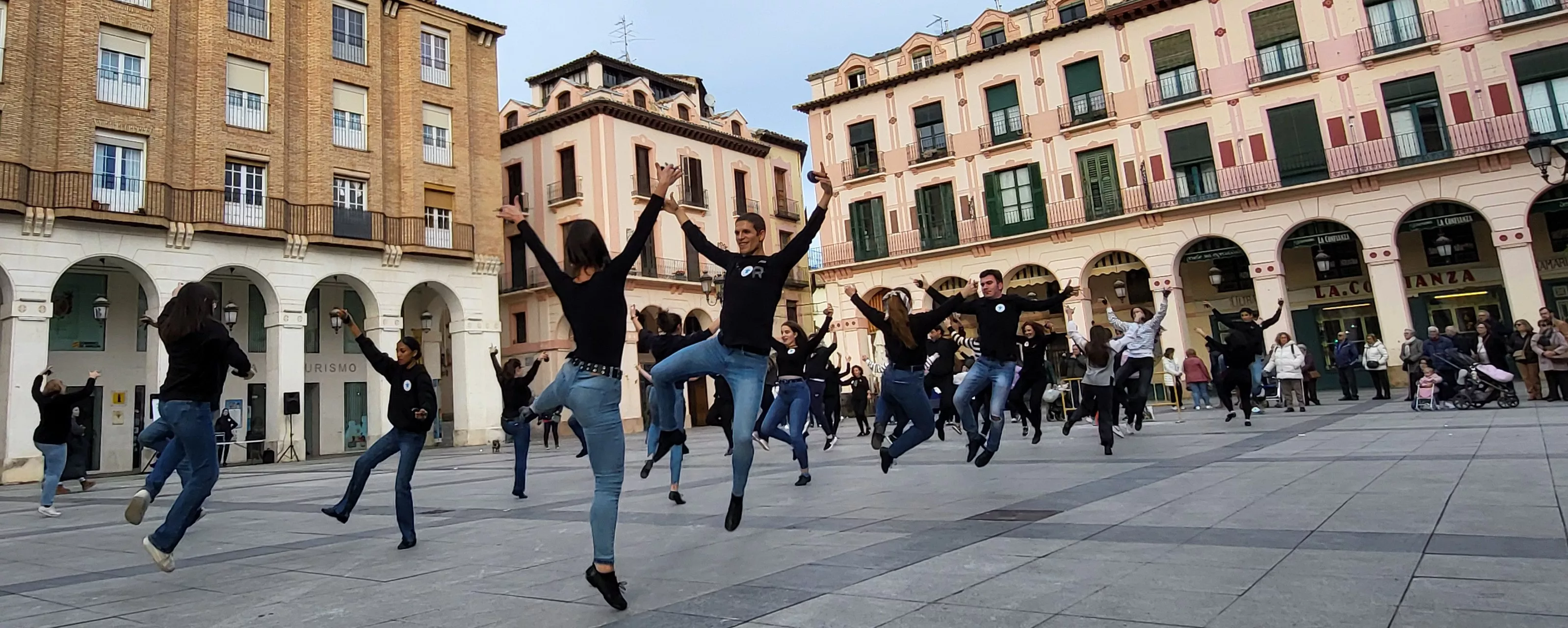 Flashmob jotero de Aspanoa en Huesca. Foto Mercedes Manterola