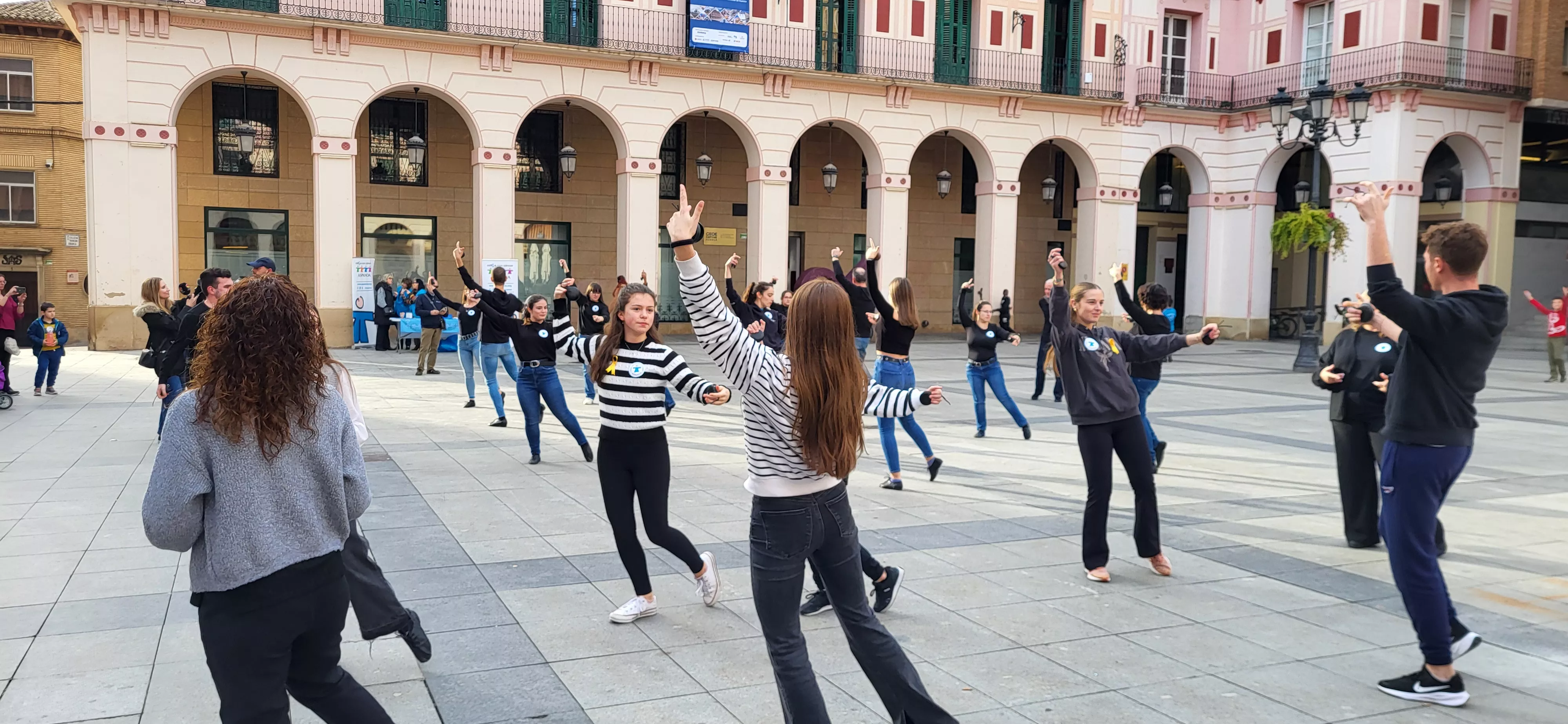 Flashmob jotero de Aspanoa en Huesca. Foto Mercedes Manterola