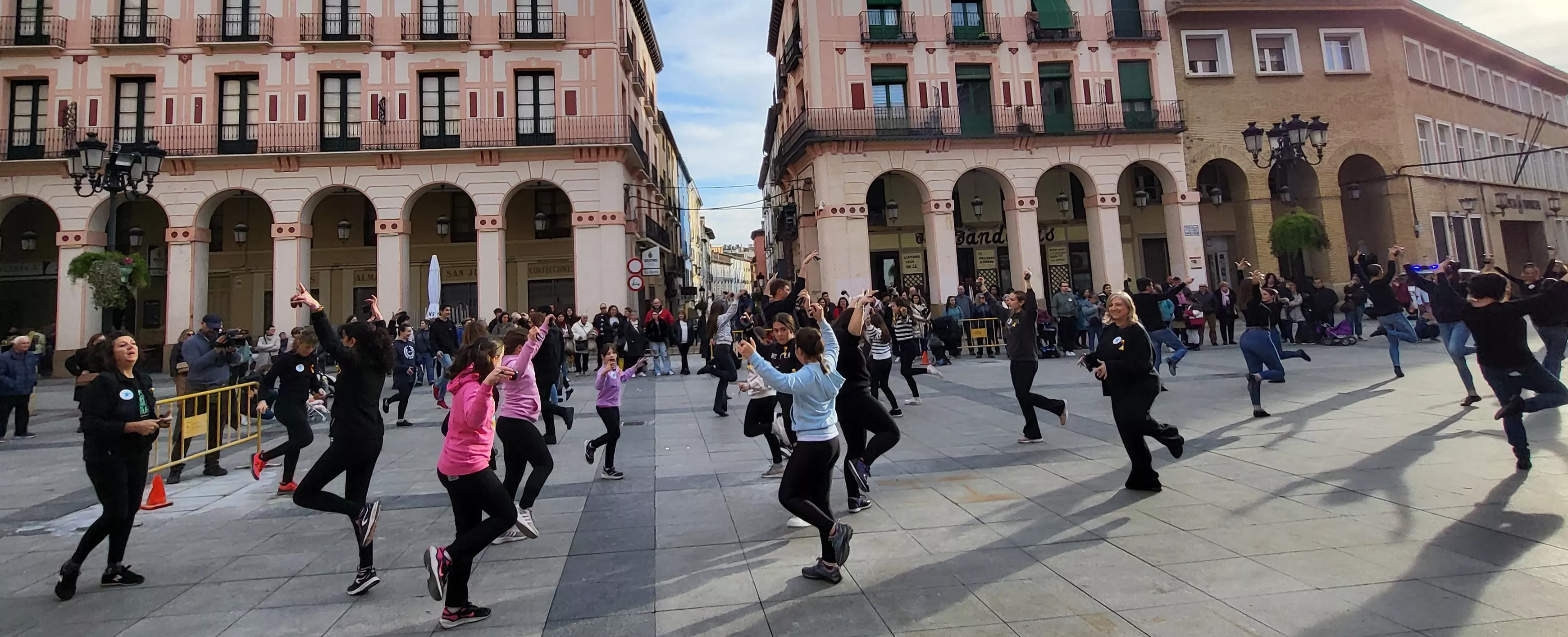 Flashmob jotero de Aspanoa en Huesca. Foto Mercedes Manterola