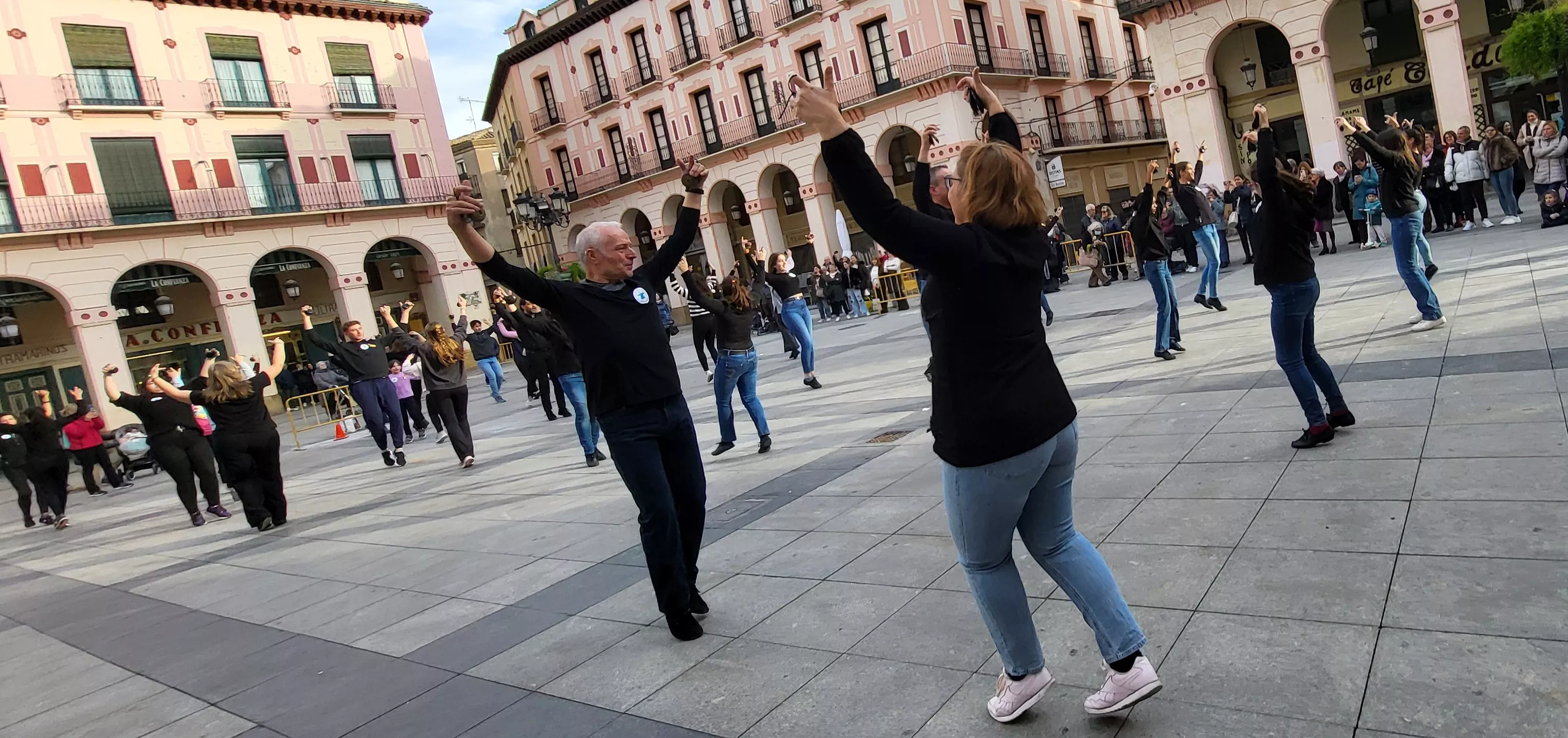 Flashmob jotero de Aspanoa en Huesca. Foto Mercedes Manterola
