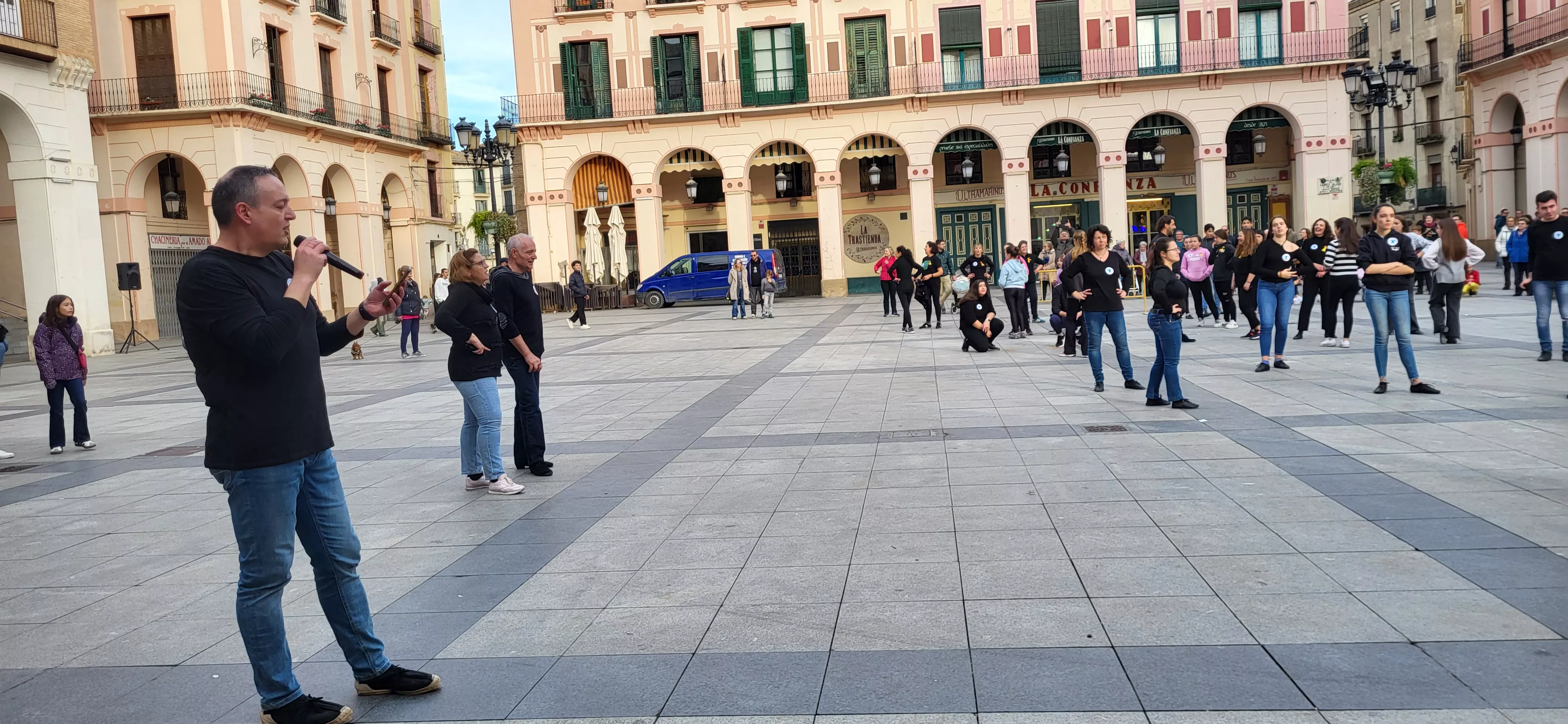 Flashmob jotero de Aspanoa en Huesca. Foto Mercedes Manterola