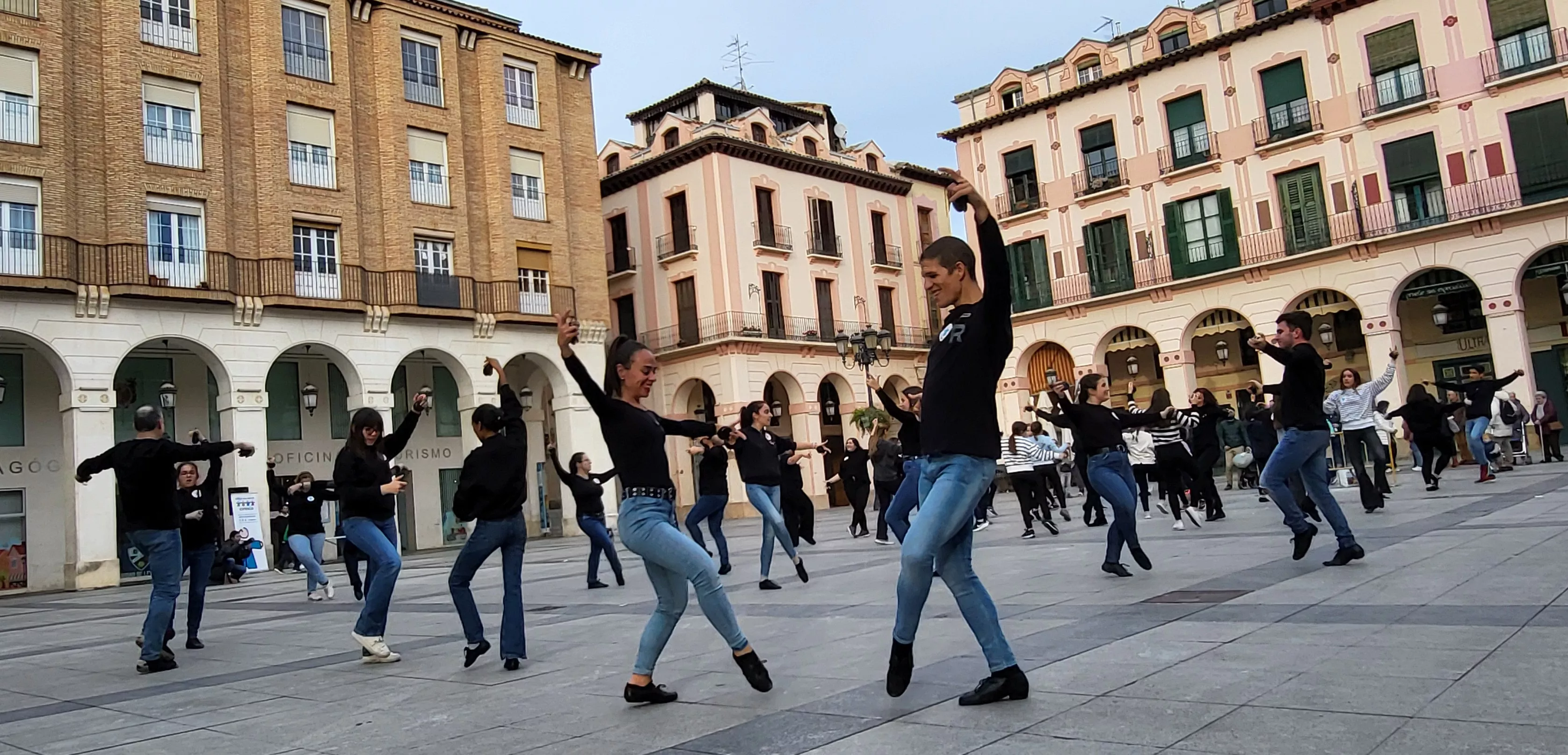 Flashmob jotero de Aspanoa en Huesca. Foto Mercedes Manterola