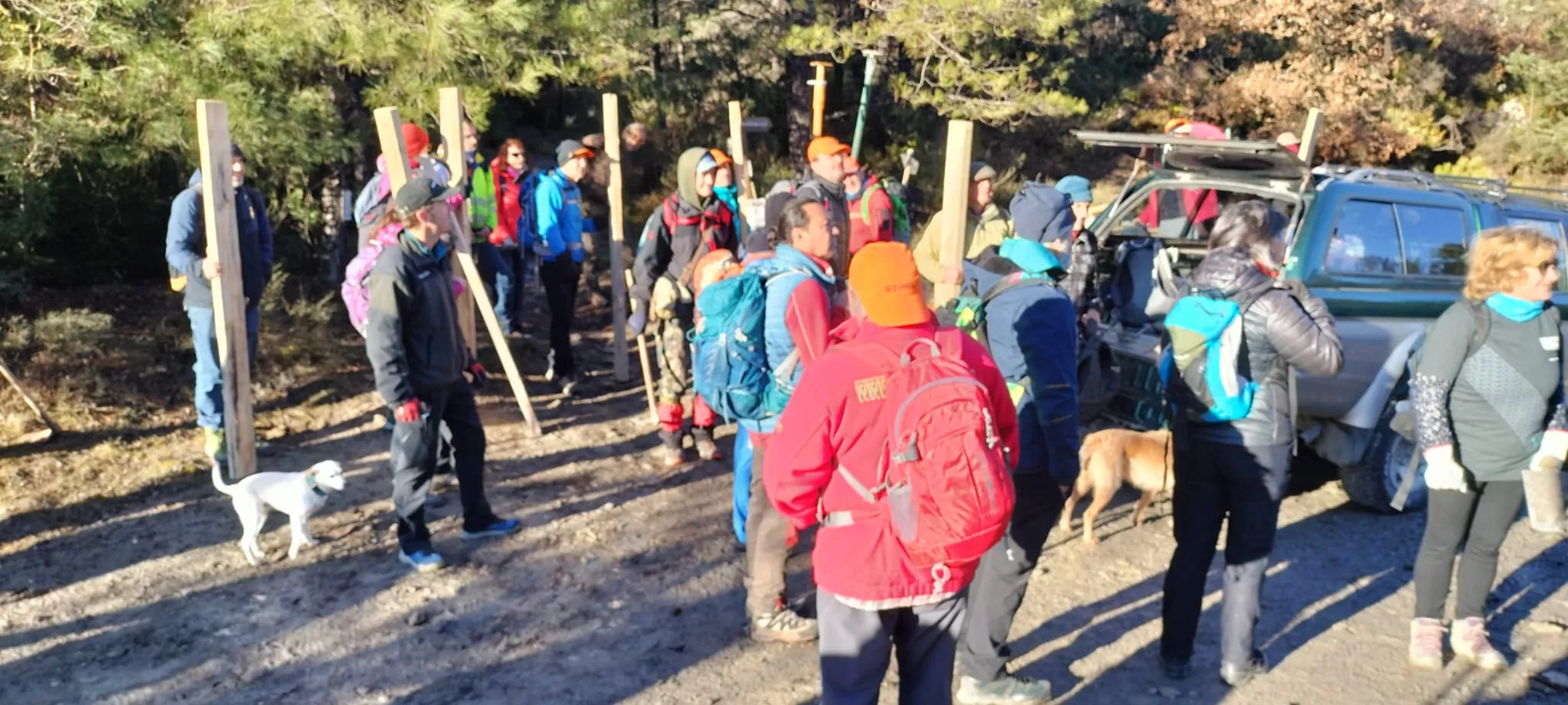 Jornada de trabajo y convivencia en los montes de la Virgen de la Sierra de Sobrarbe. Foto Club de Montaña Nabaín