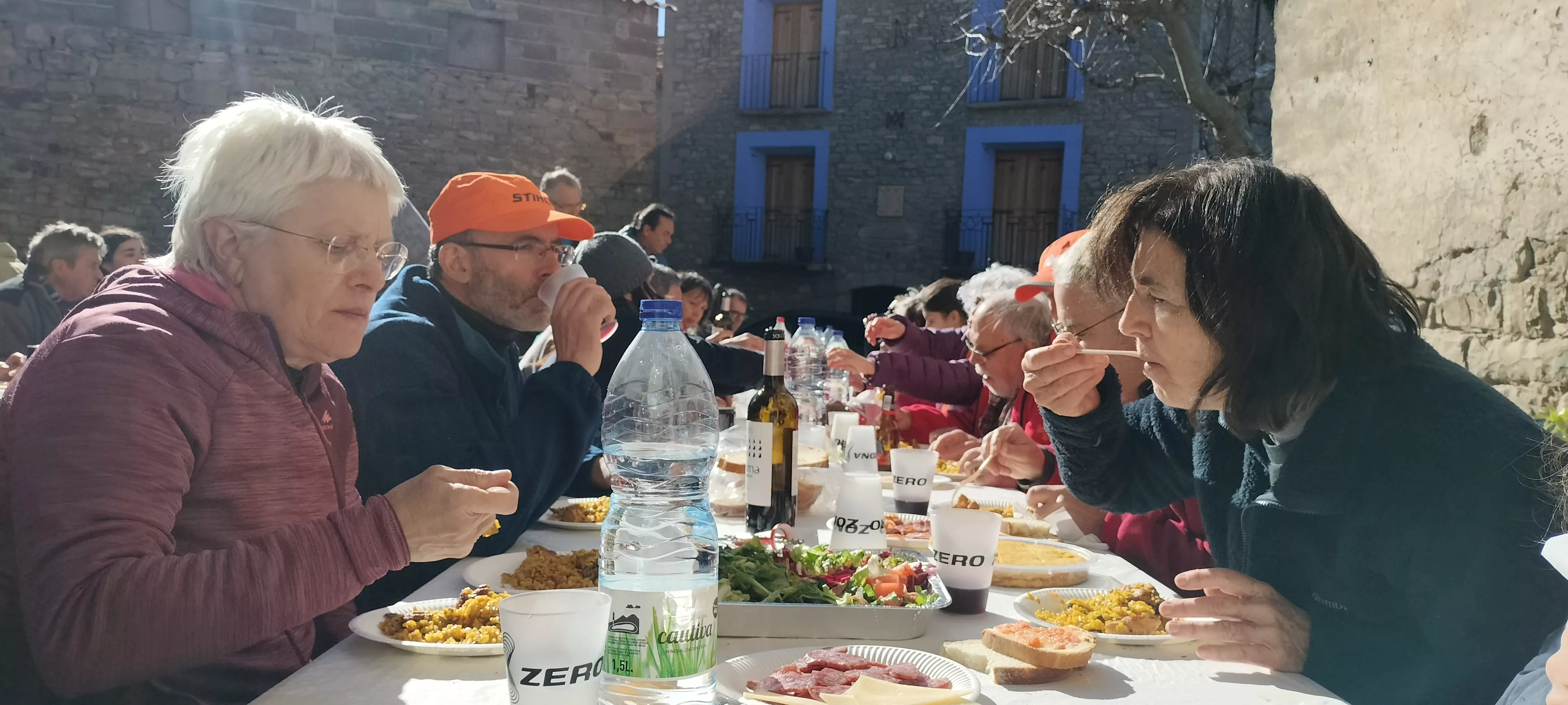 Jornada de trabajo y convivencia en los montes de la Virgen de la Sierra de Sobrarbe. Foto Club de Montaña Nabaín