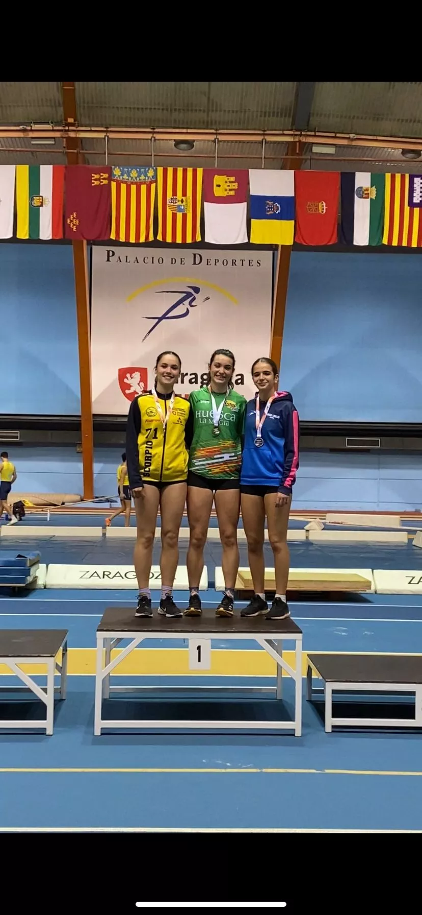 Podio 60 con Andrea Fandos campeona