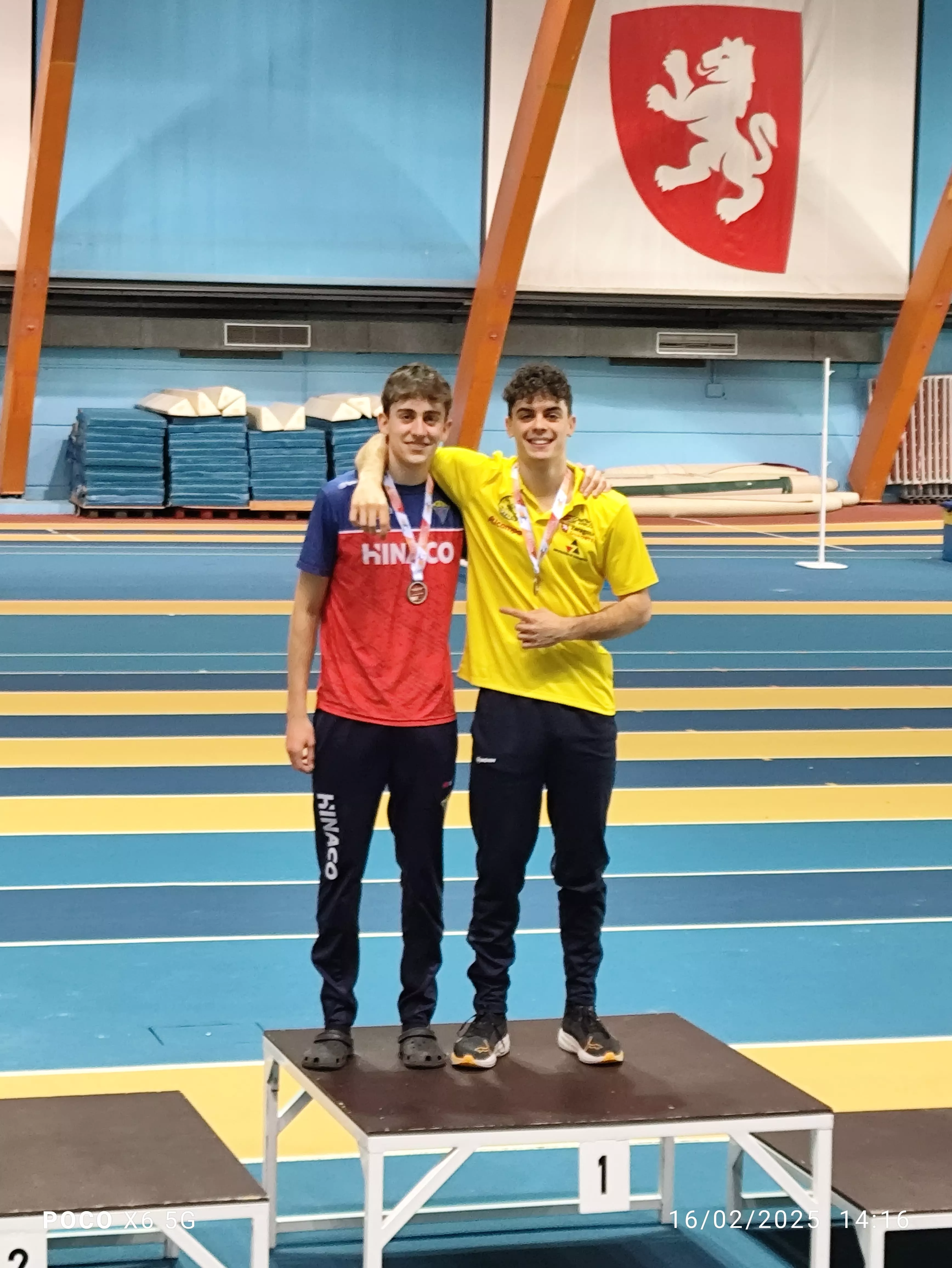 Podio Abel Oriach Sub-20 en pértiga