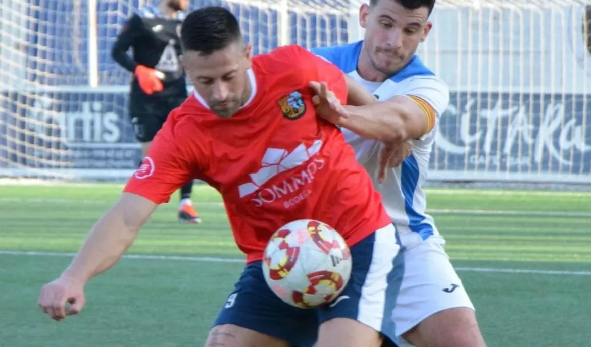 César, protagonista en la victoria del Fraga.