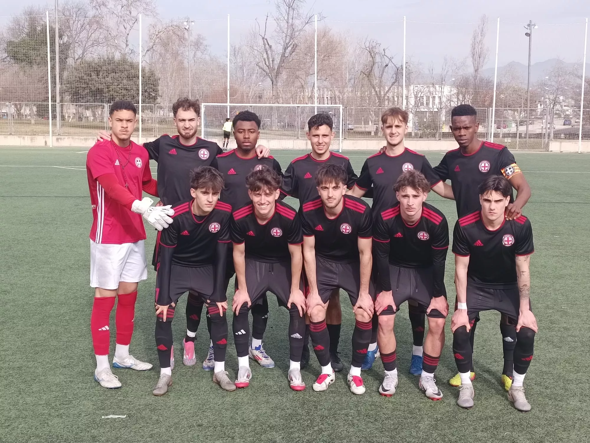 Once del Internacional ante el Jacetano. Regional Preferente: los de arriba no fallan y el Robres sigue líder